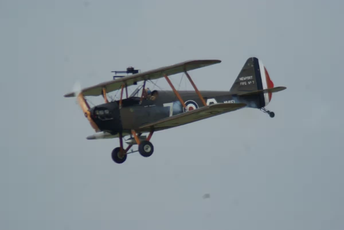 Unidentified — Single-engine aircraft