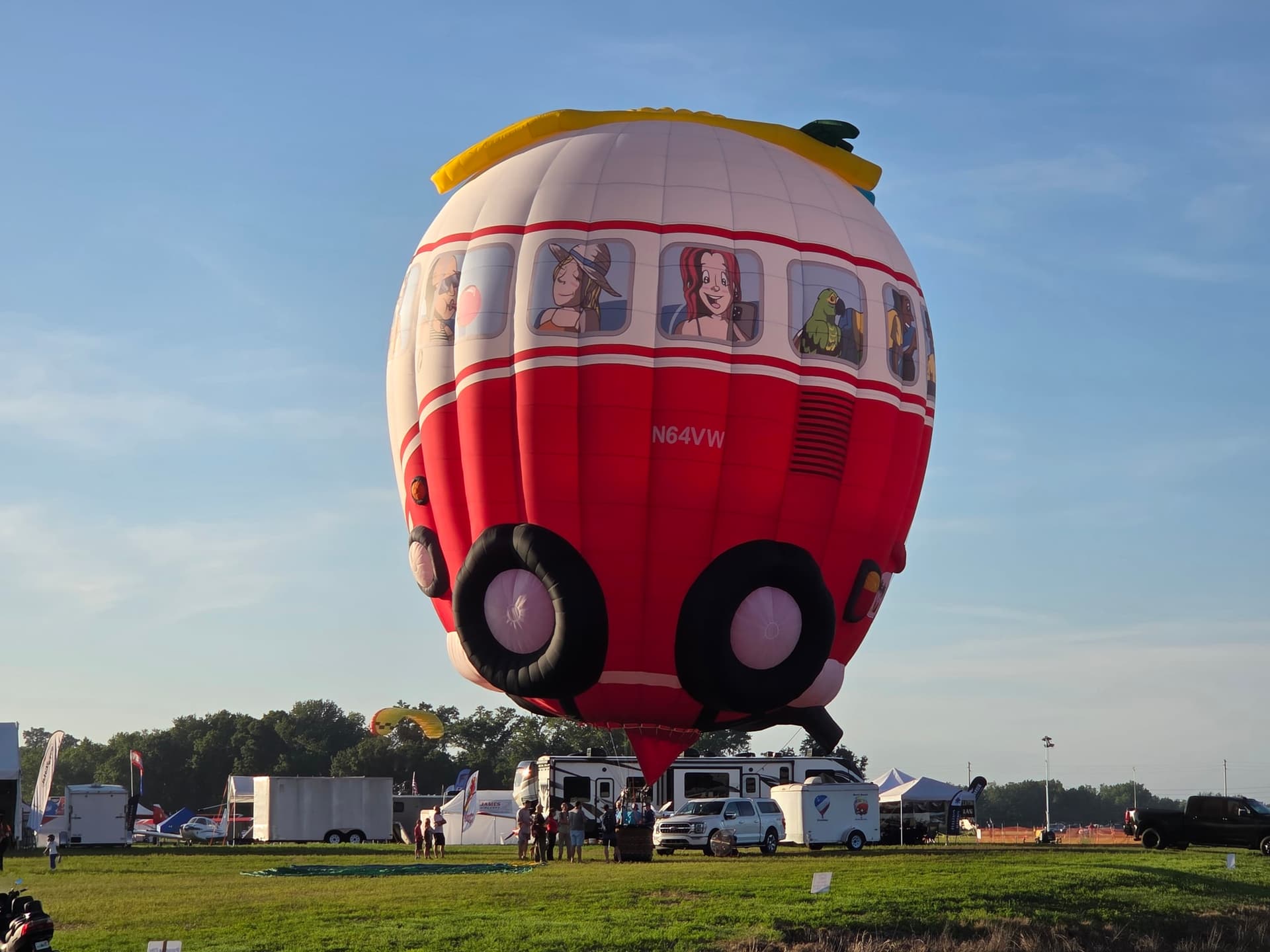 N64VW — RUBIC Baloes RUBIC BUS at Lakeland Linder Intl