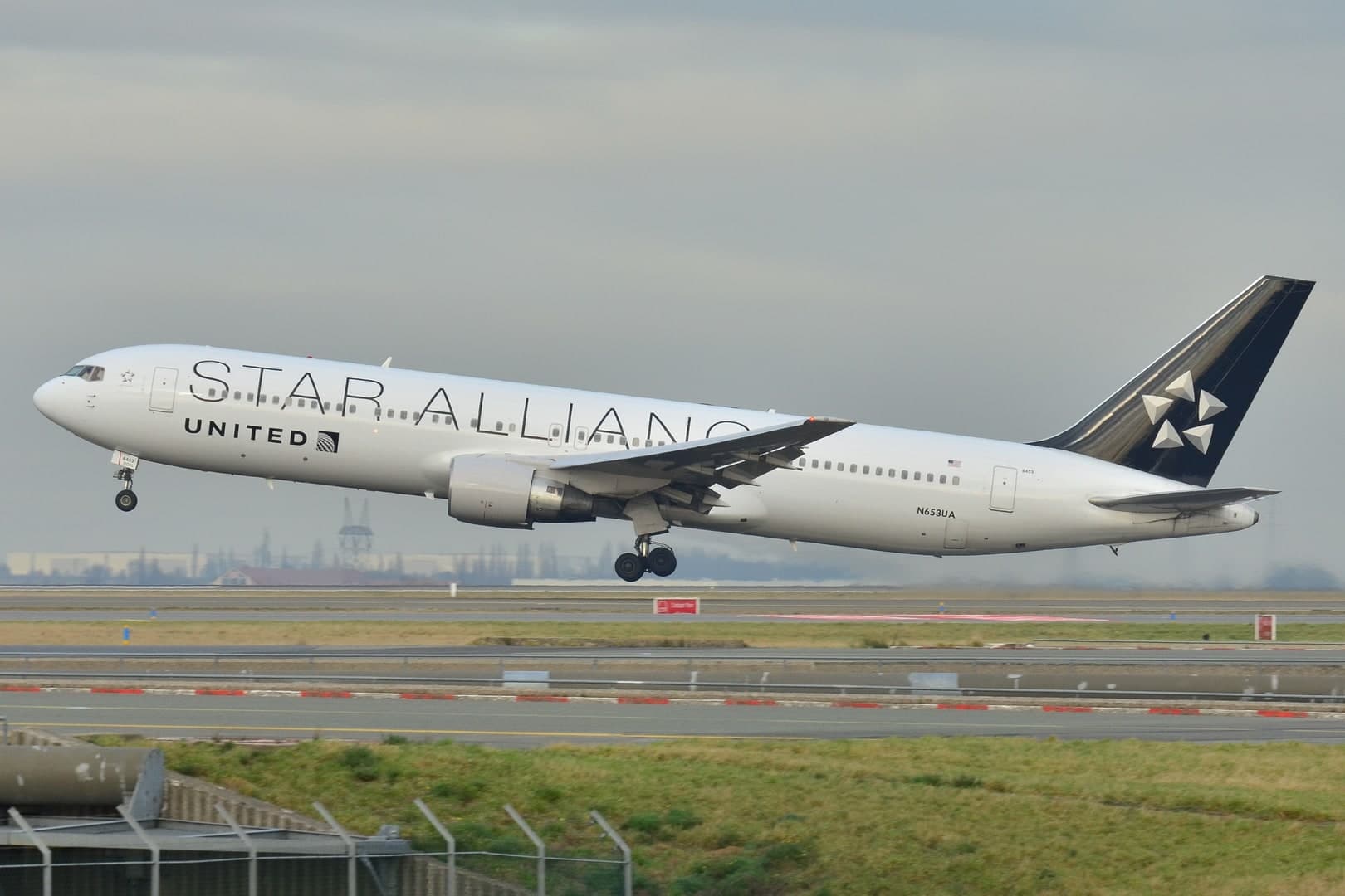 N653UA — Boeing