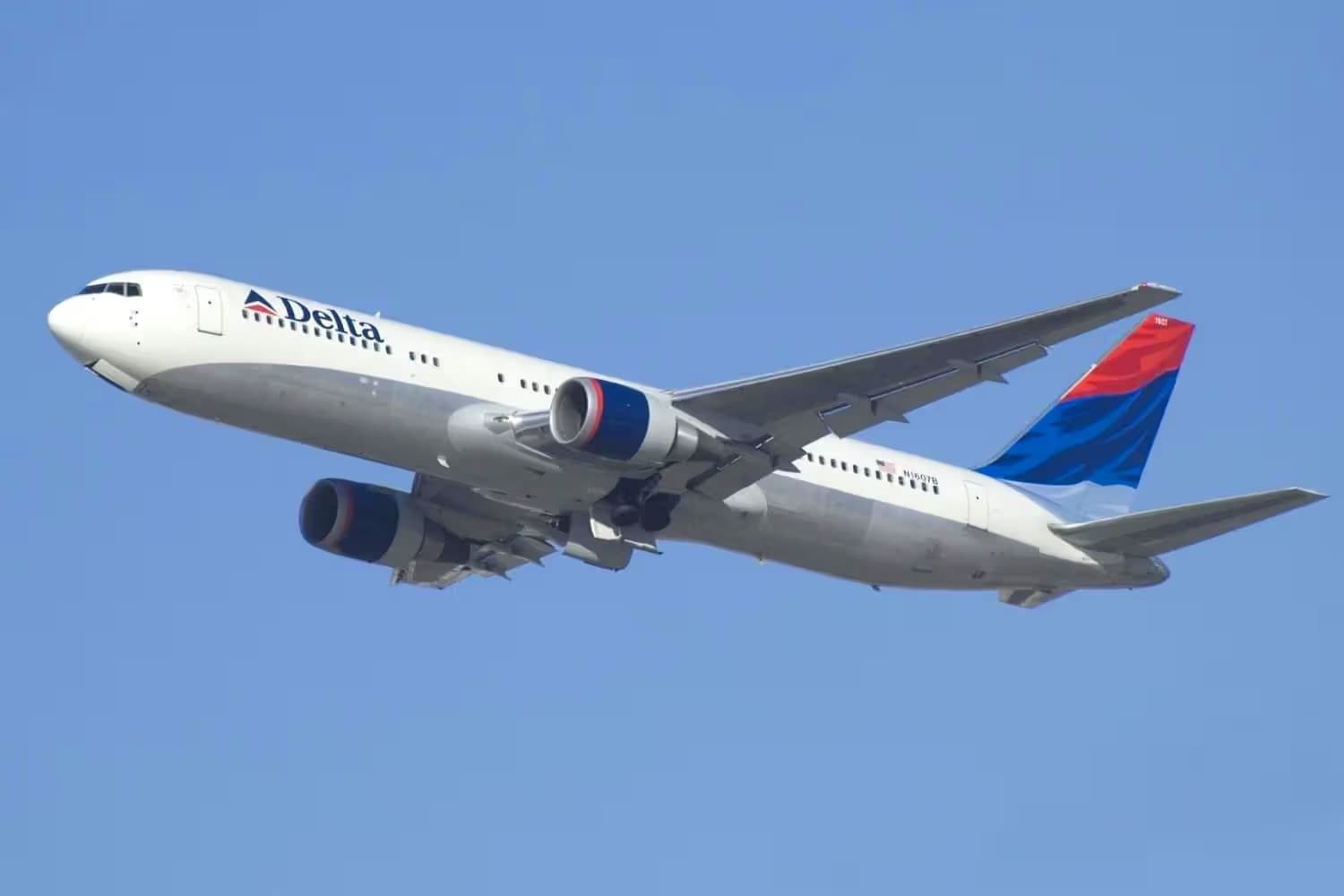 N1607B — Boeing