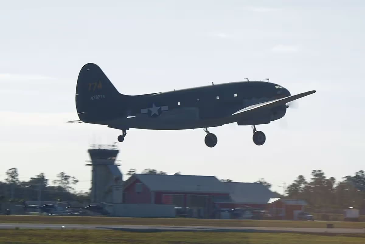 N78774 — Twin-engine aircraft