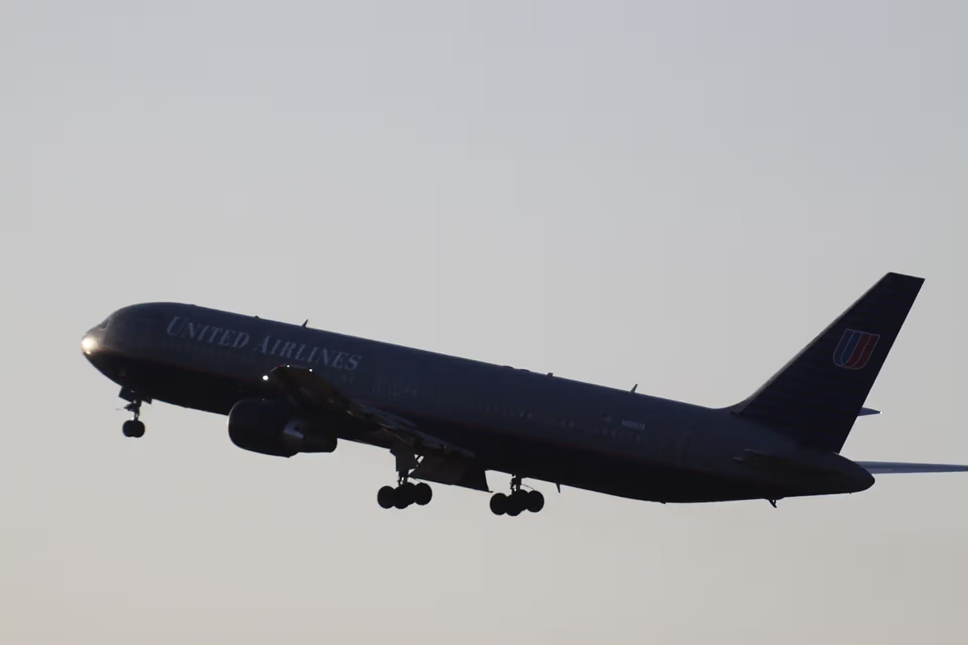 N665UA — Boeing