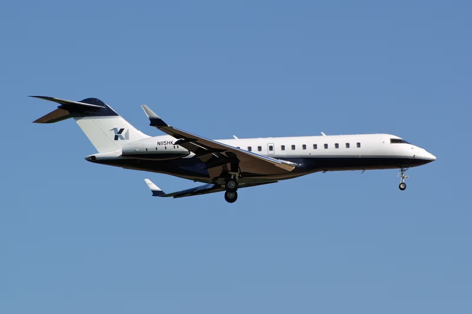 N115HK — Bombardier