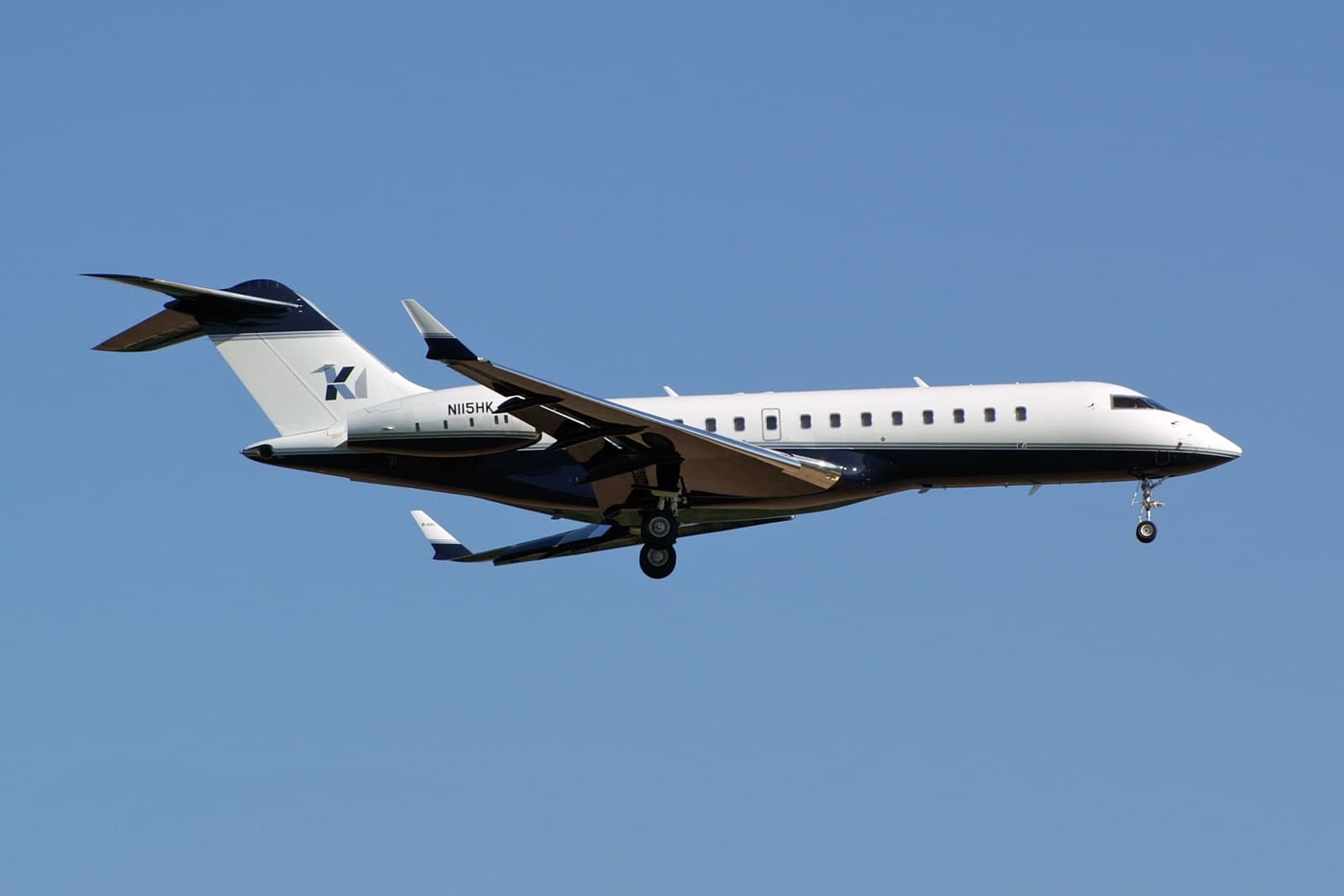 N115HK — Bombardier