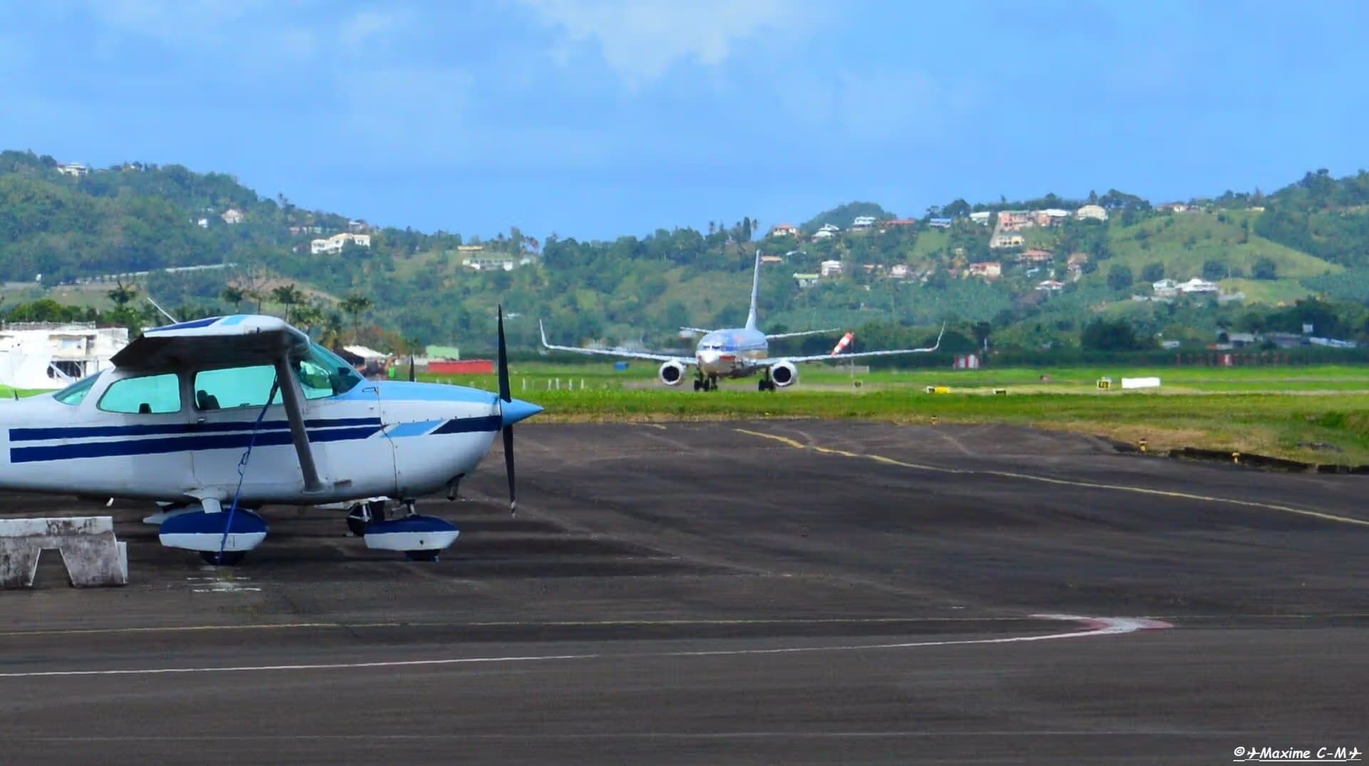 N945AN — Twin-engine aircraft