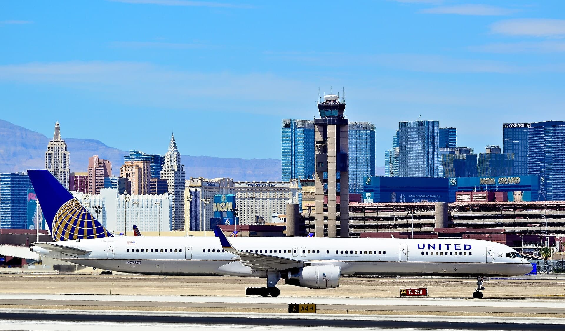 N77871 — Twin-engine aircraft