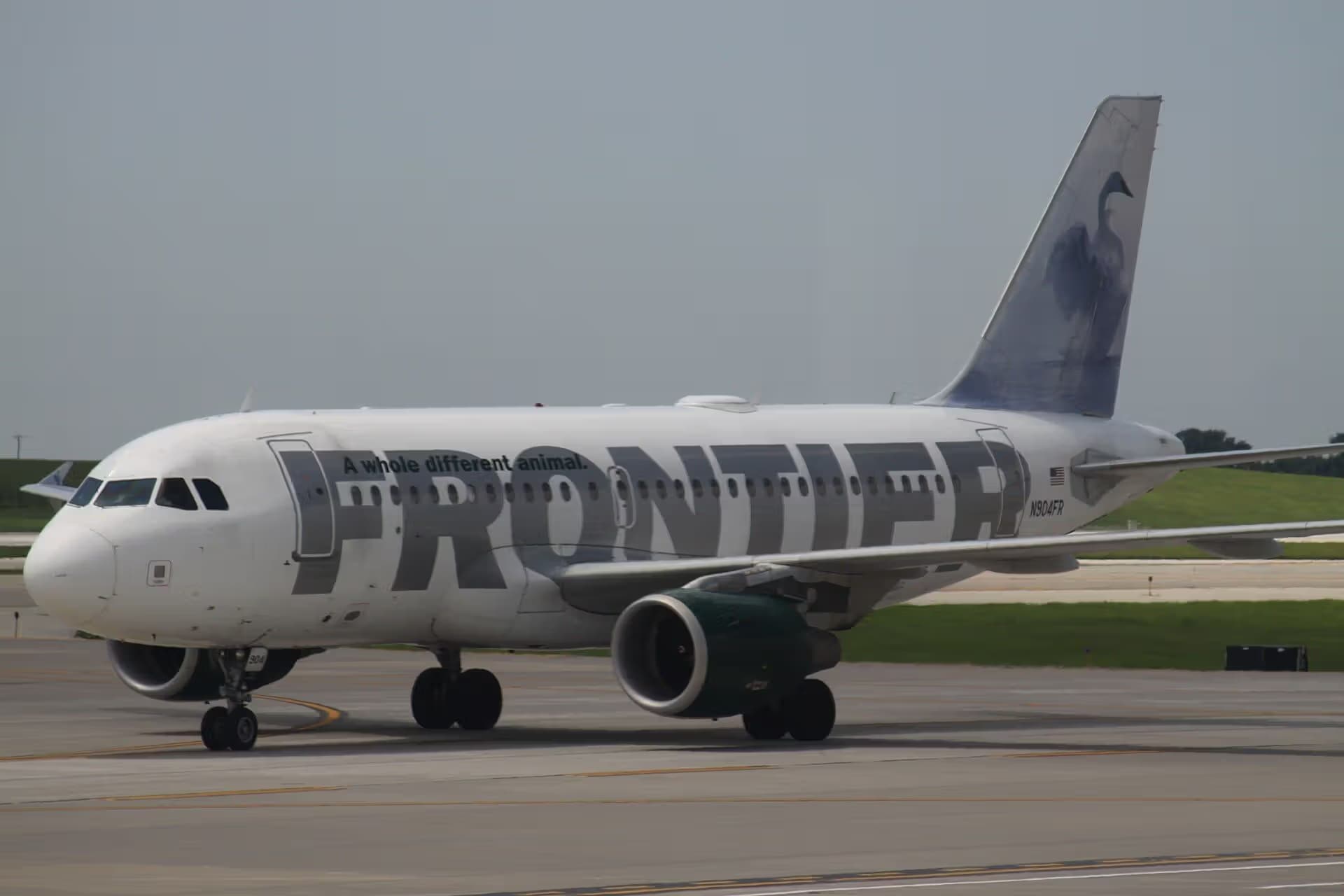 N904FR — Twin-engine aircraft