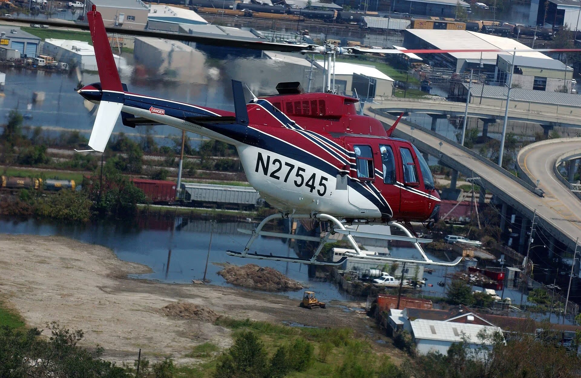 N27545 — Helicopter