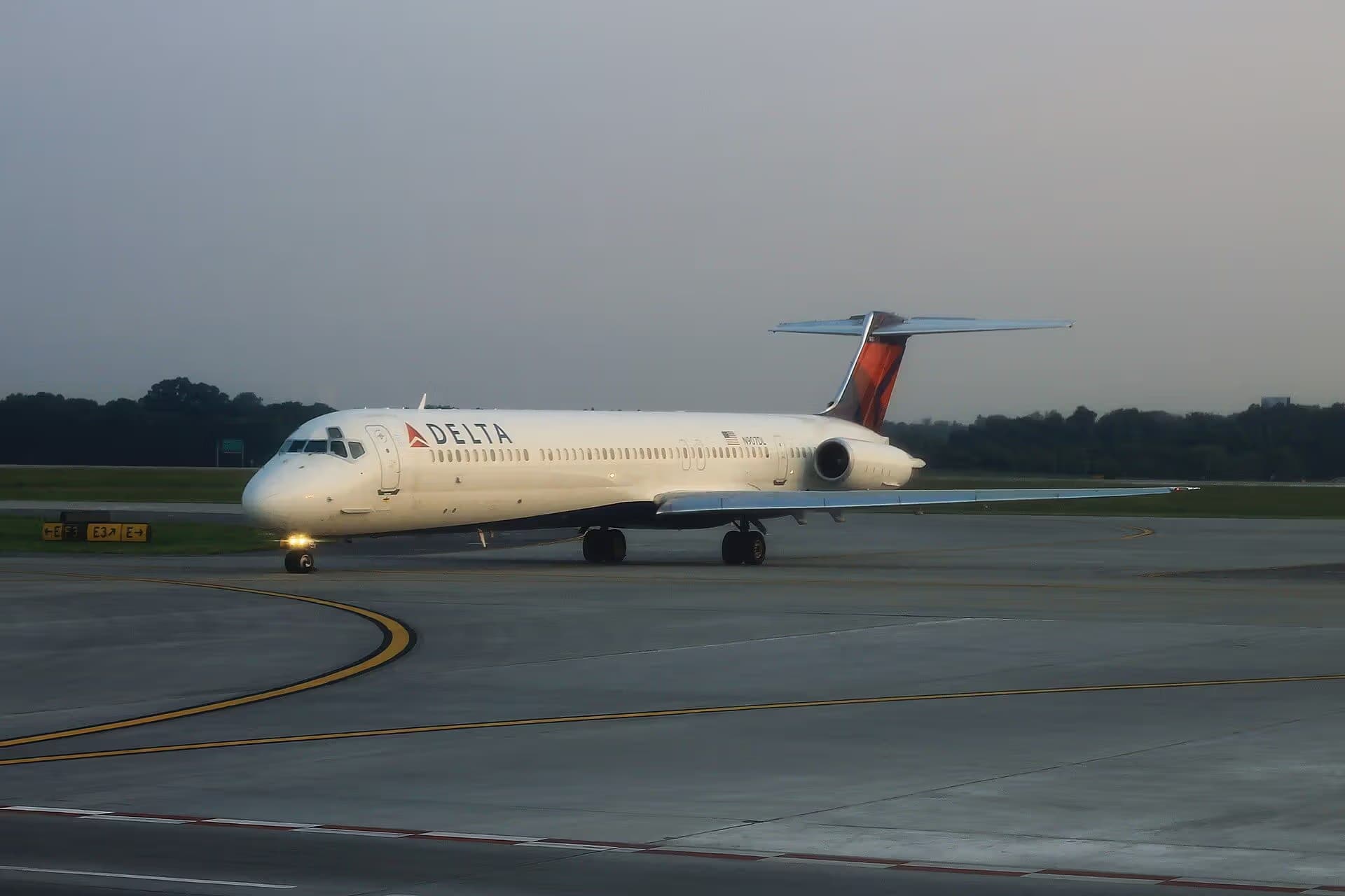 N907DL — Aircraft