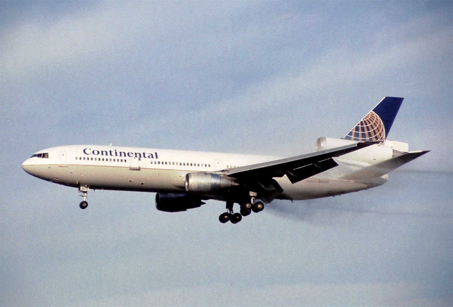 N83071 — Douglas
