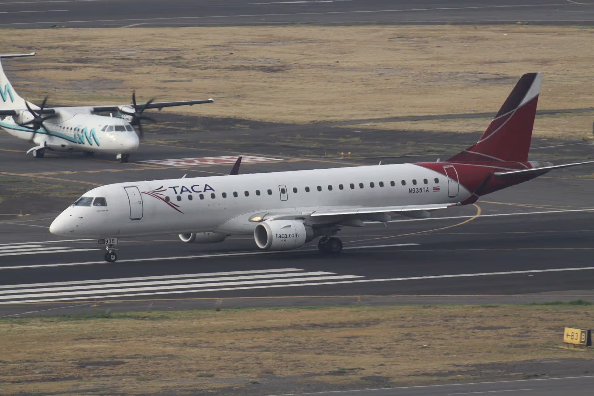 N935TA — Twin-engine aircraft