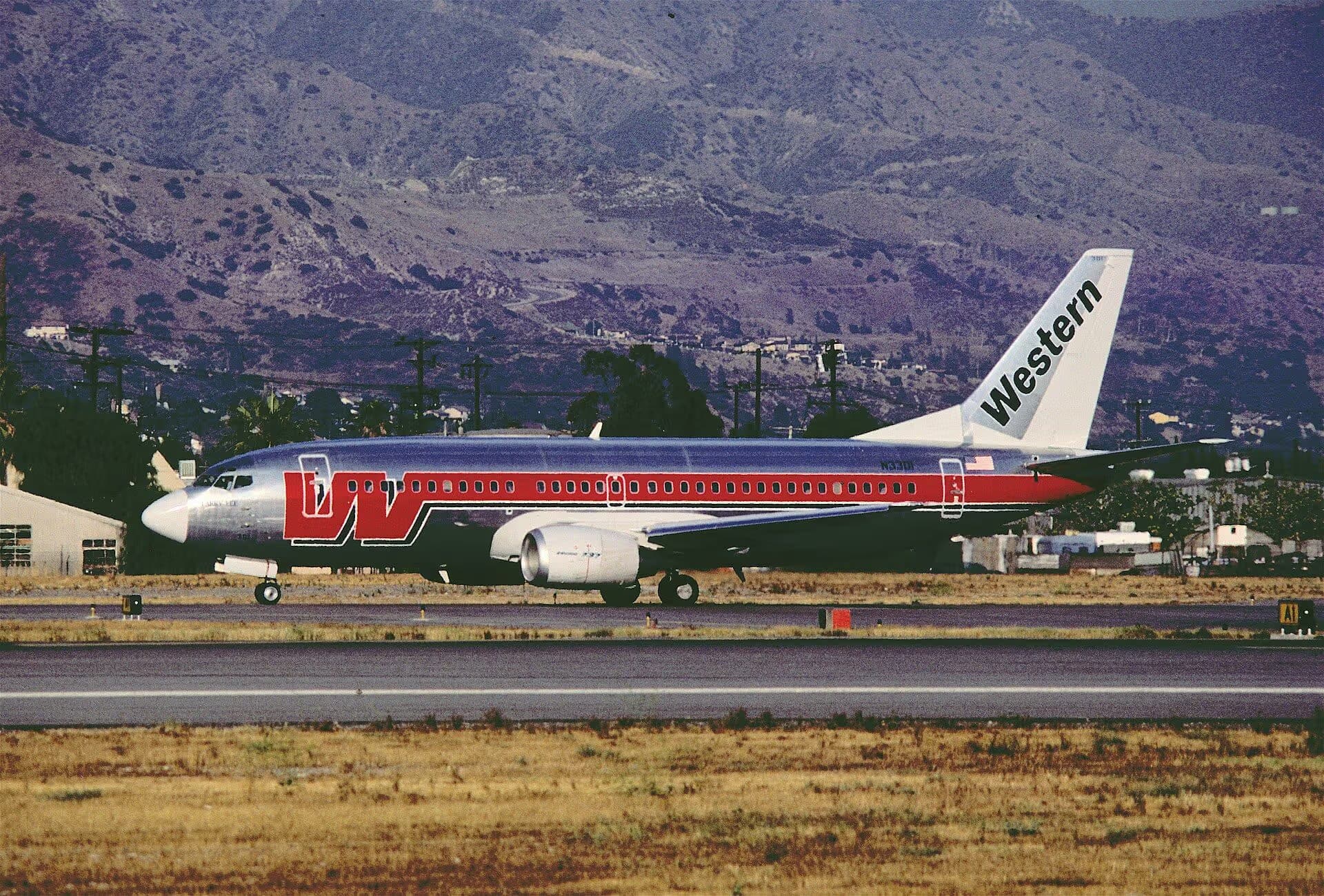 N3301 — Twin-engine aircraft