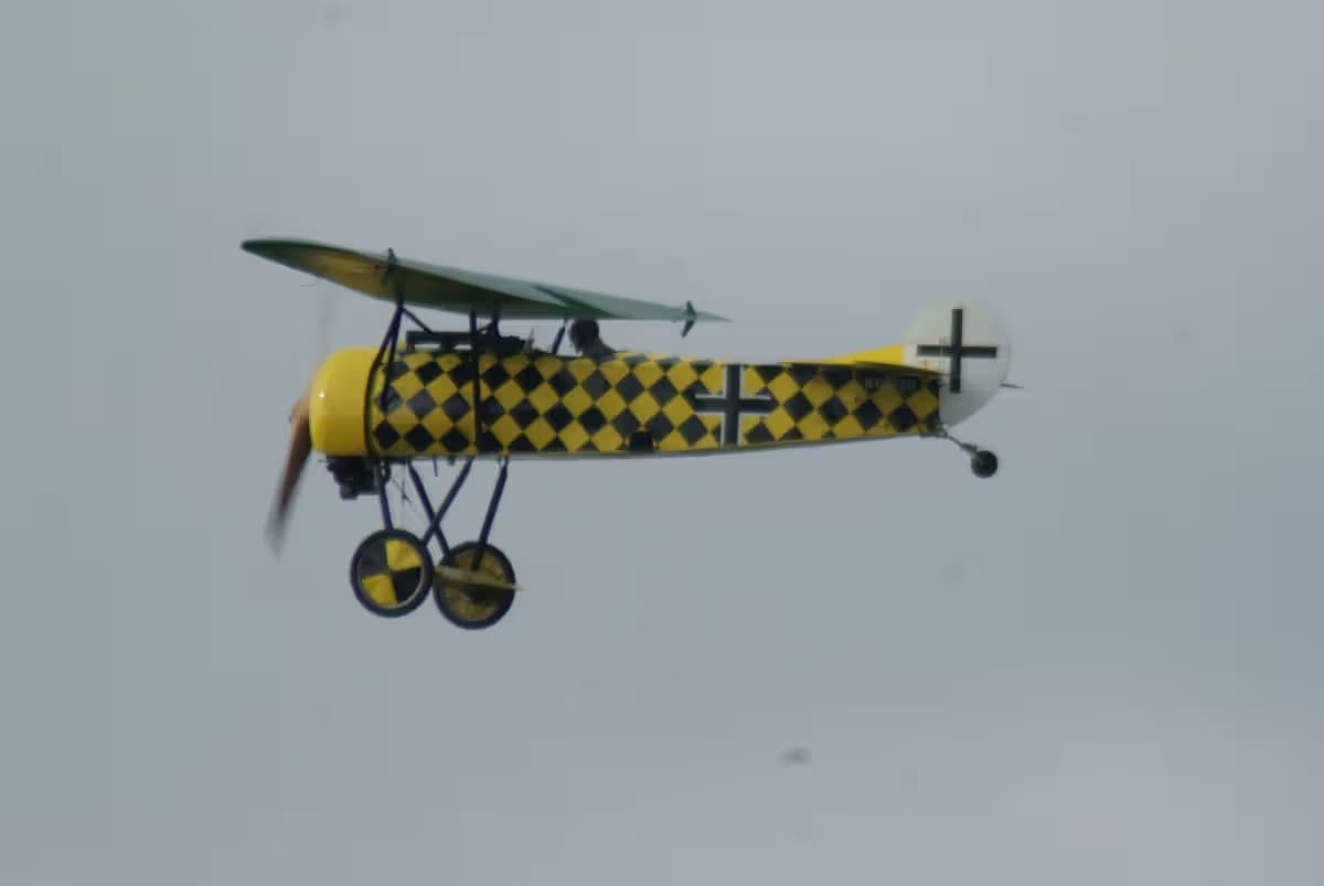 Unidentified — Single-engine aircraft