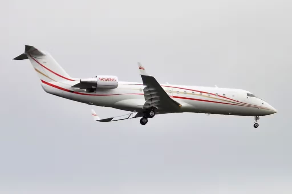 N888WU — Business jet