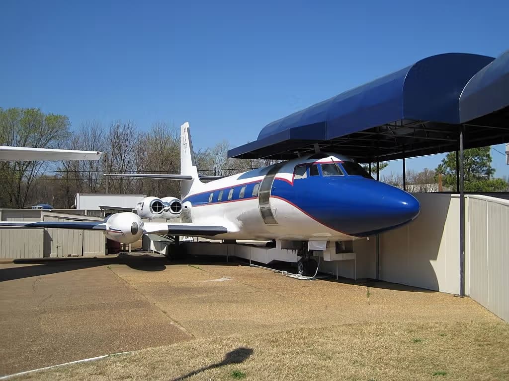 Unidentified — Business jet