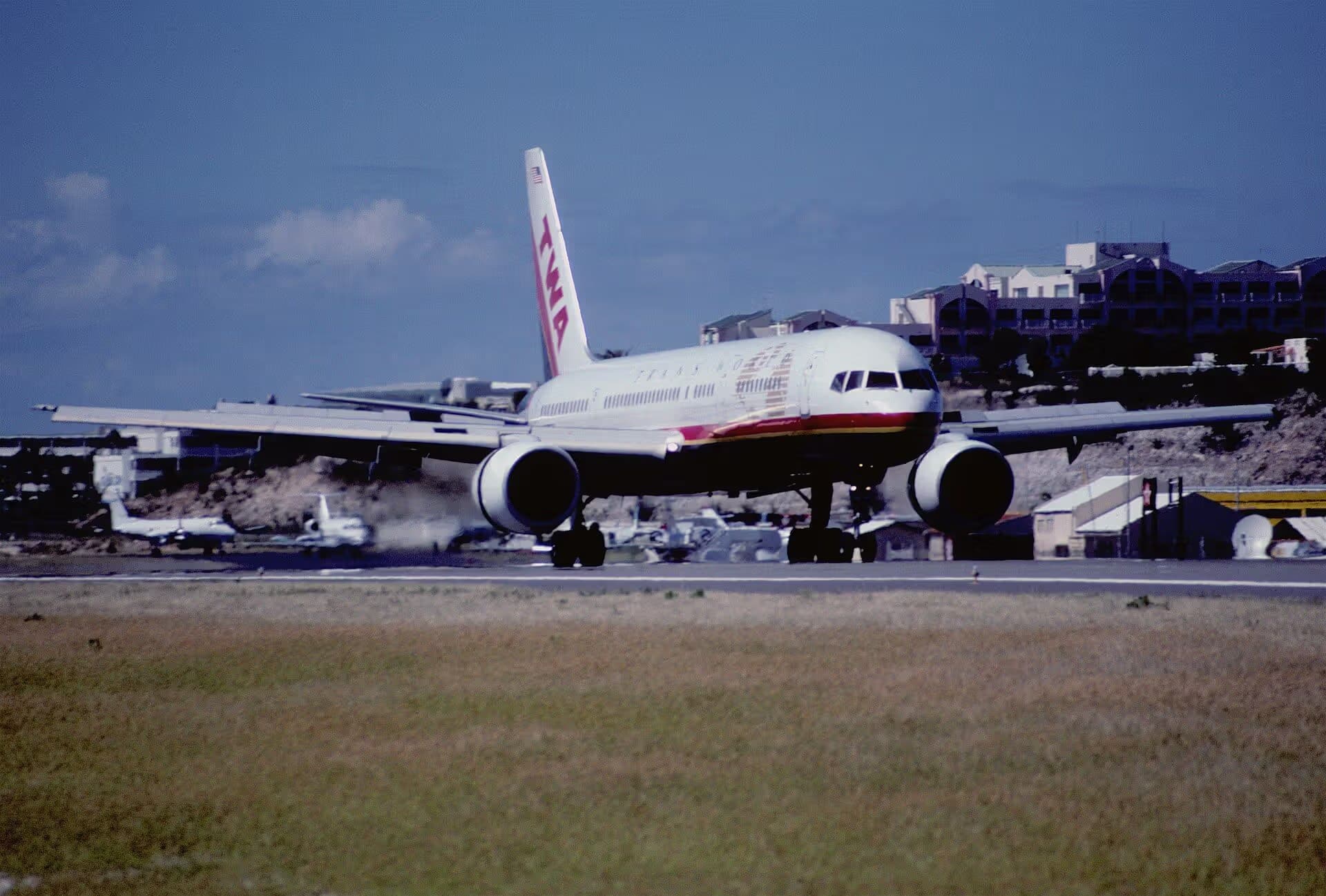 N710TW — Twin-engine aircraft