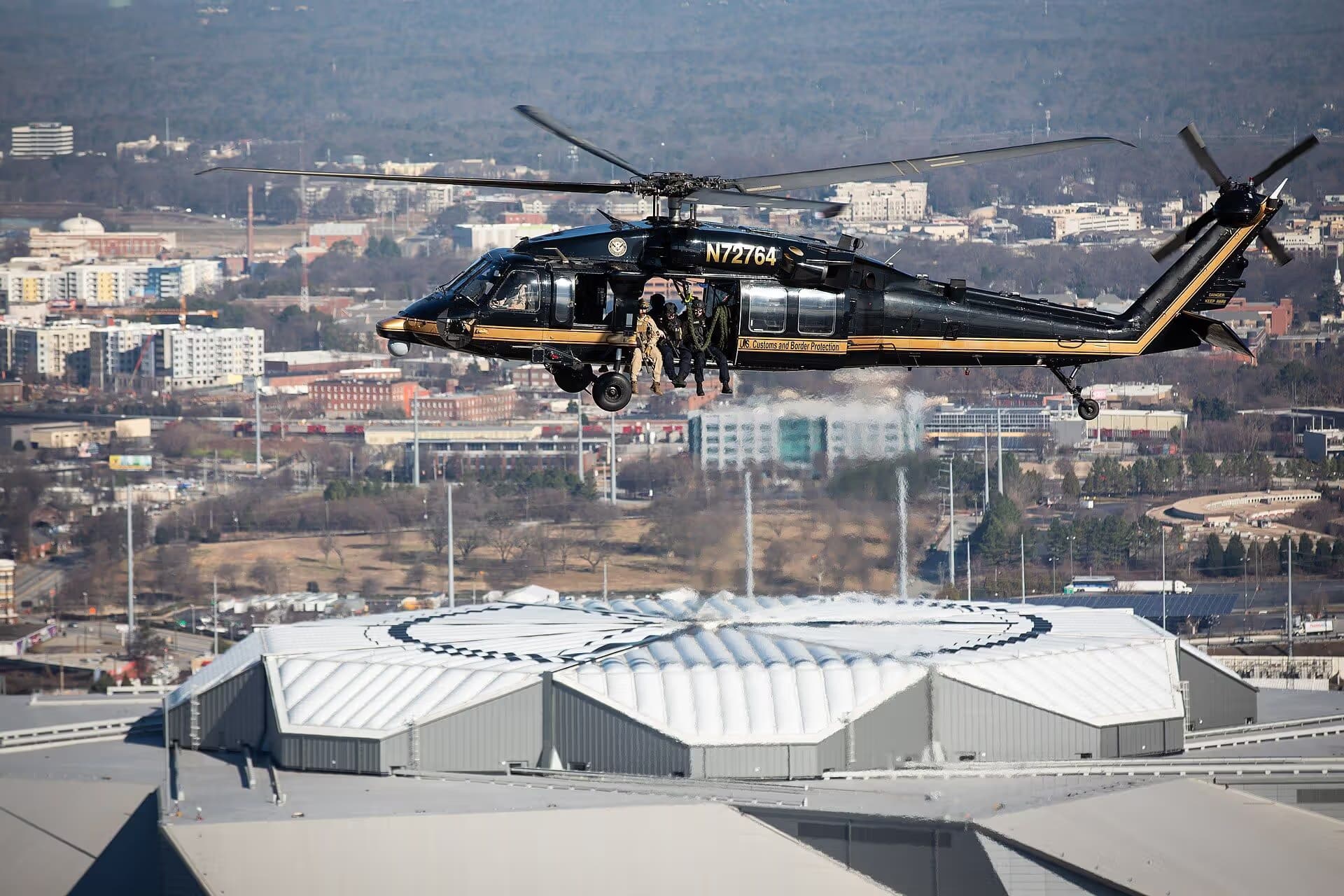 N72764 — Helicopter