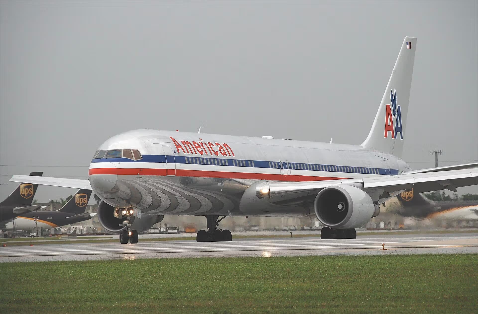 N393AN — Twin-engine aircraft