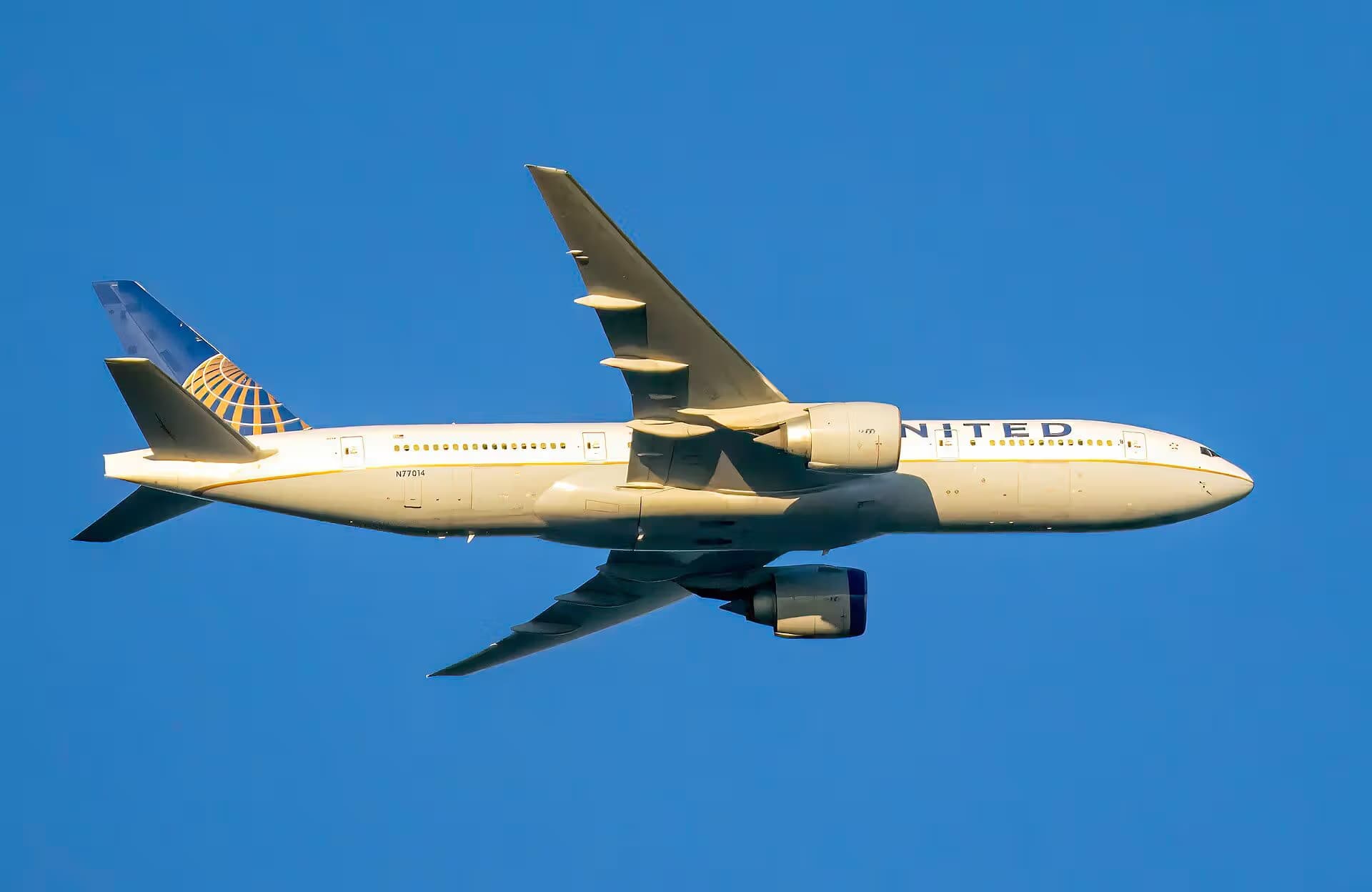 N77014 — Boeing