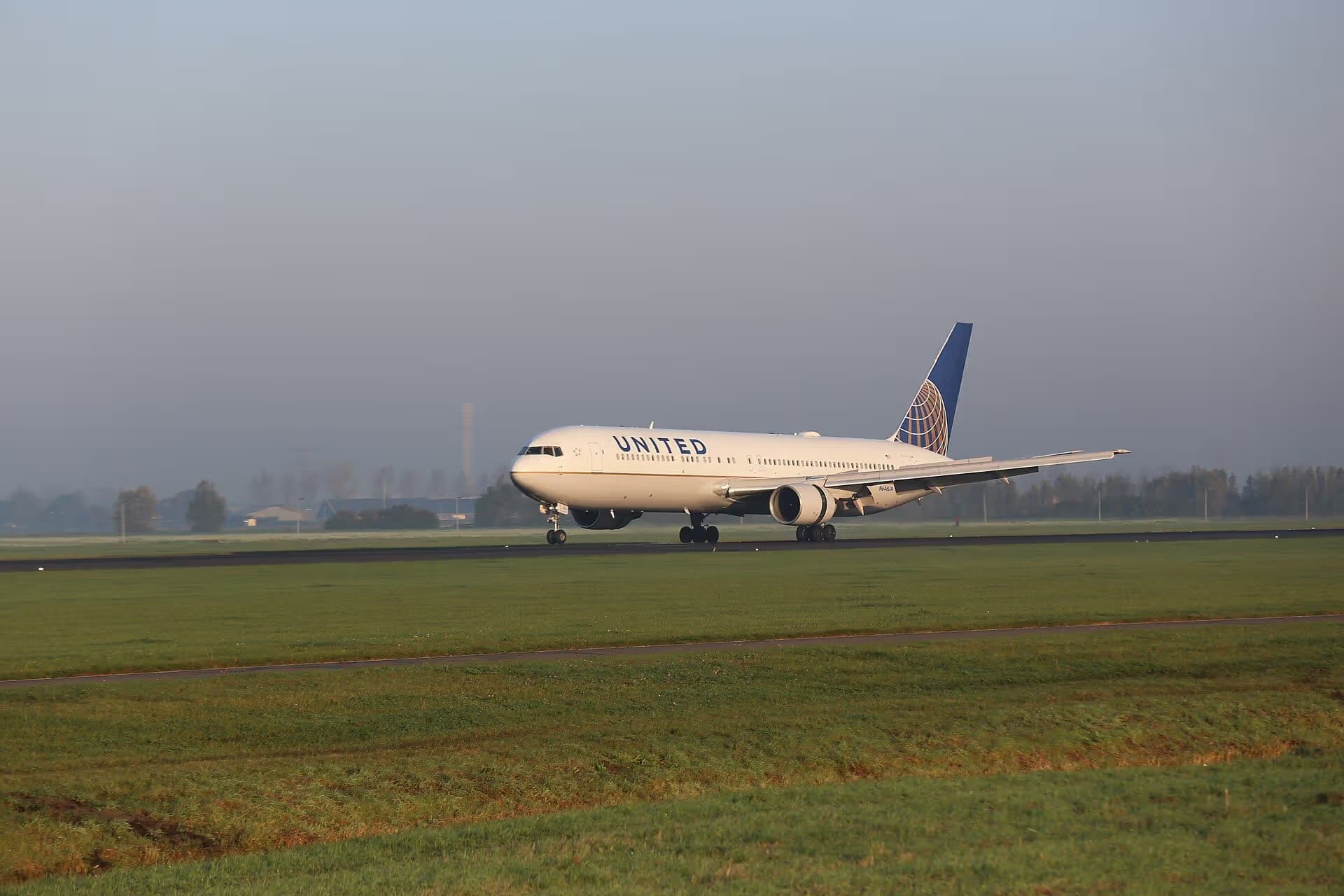 N646UA — Boeing