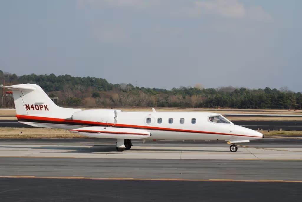 N40PK — Business jet