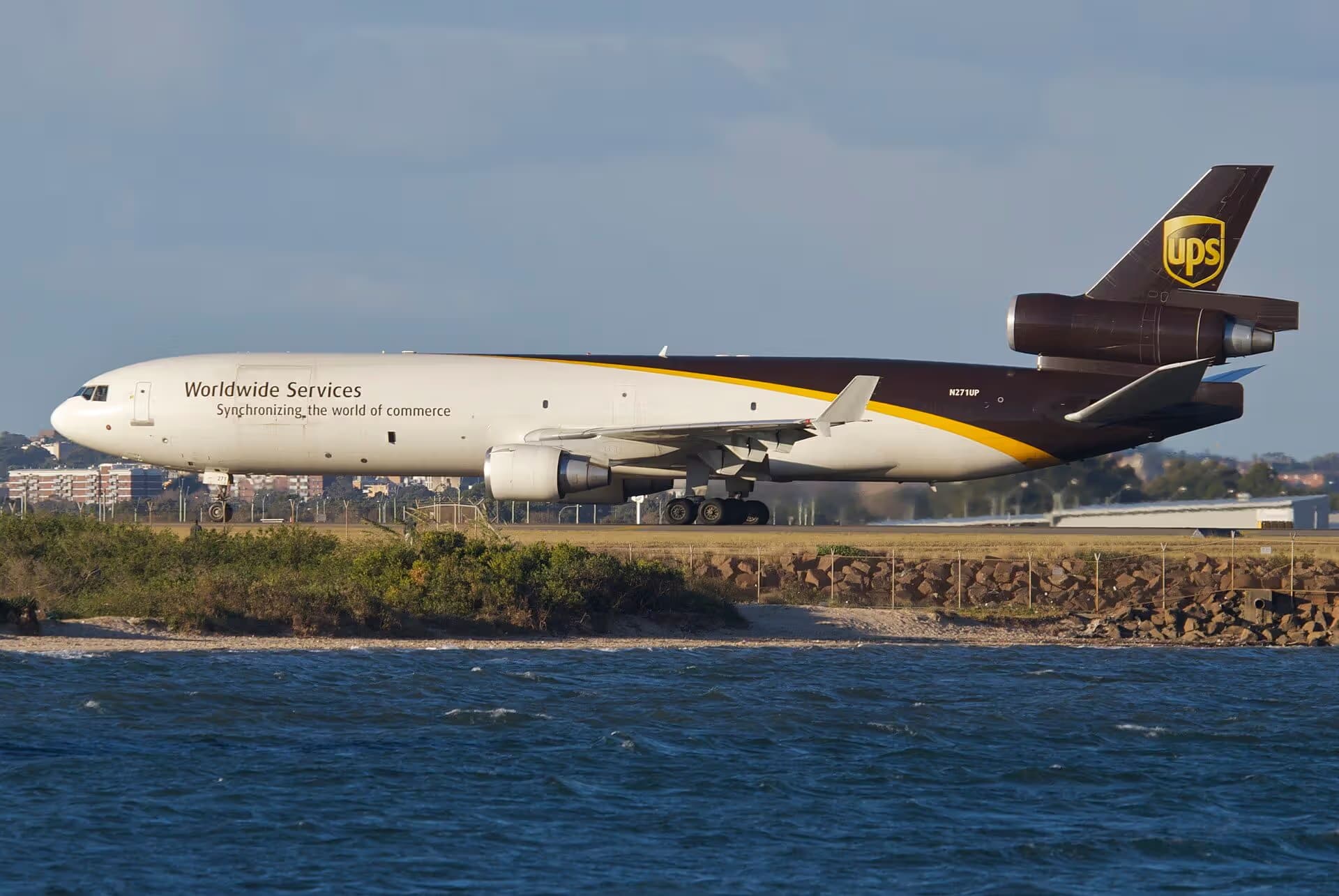 N271UP — Douglas