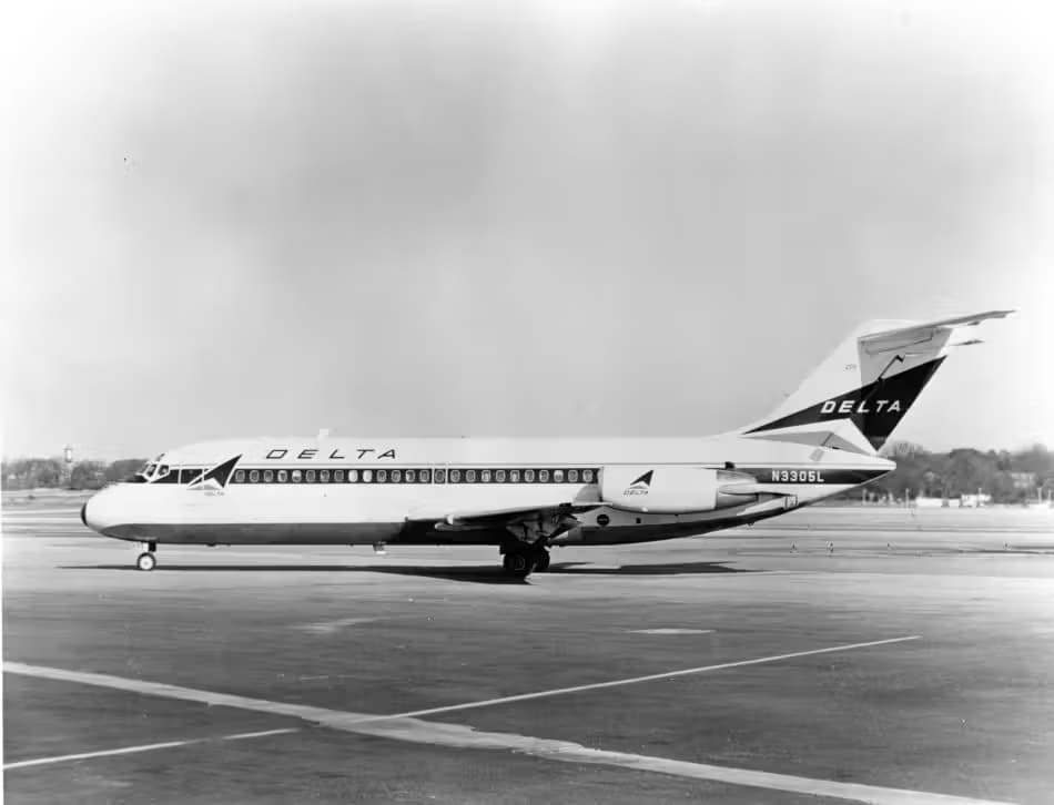 N3305L — Aircraft