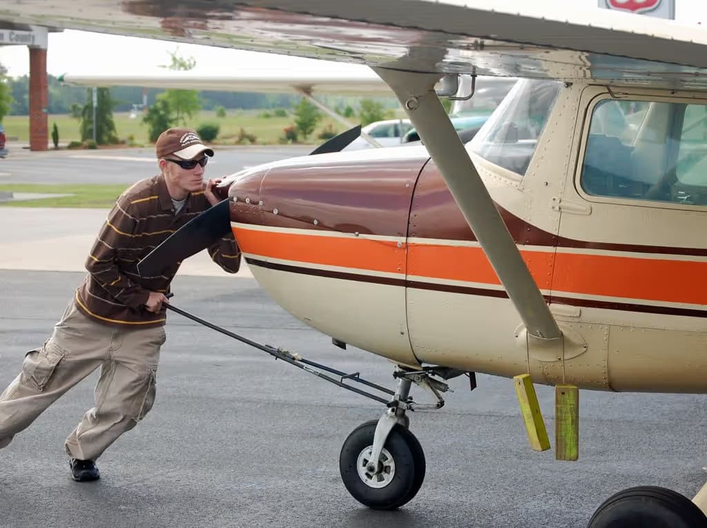 N45588 — Single-engine aircraft