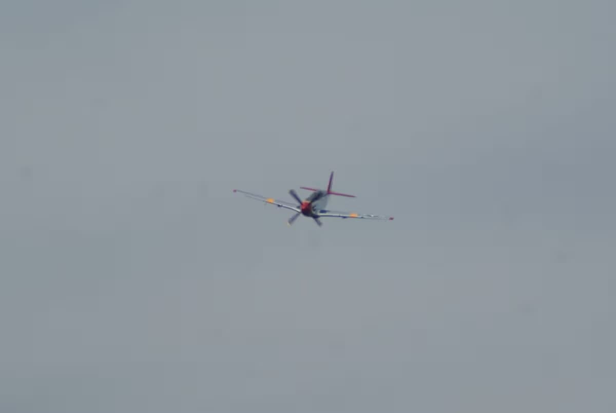 Unidentified — Single-engine aircraft