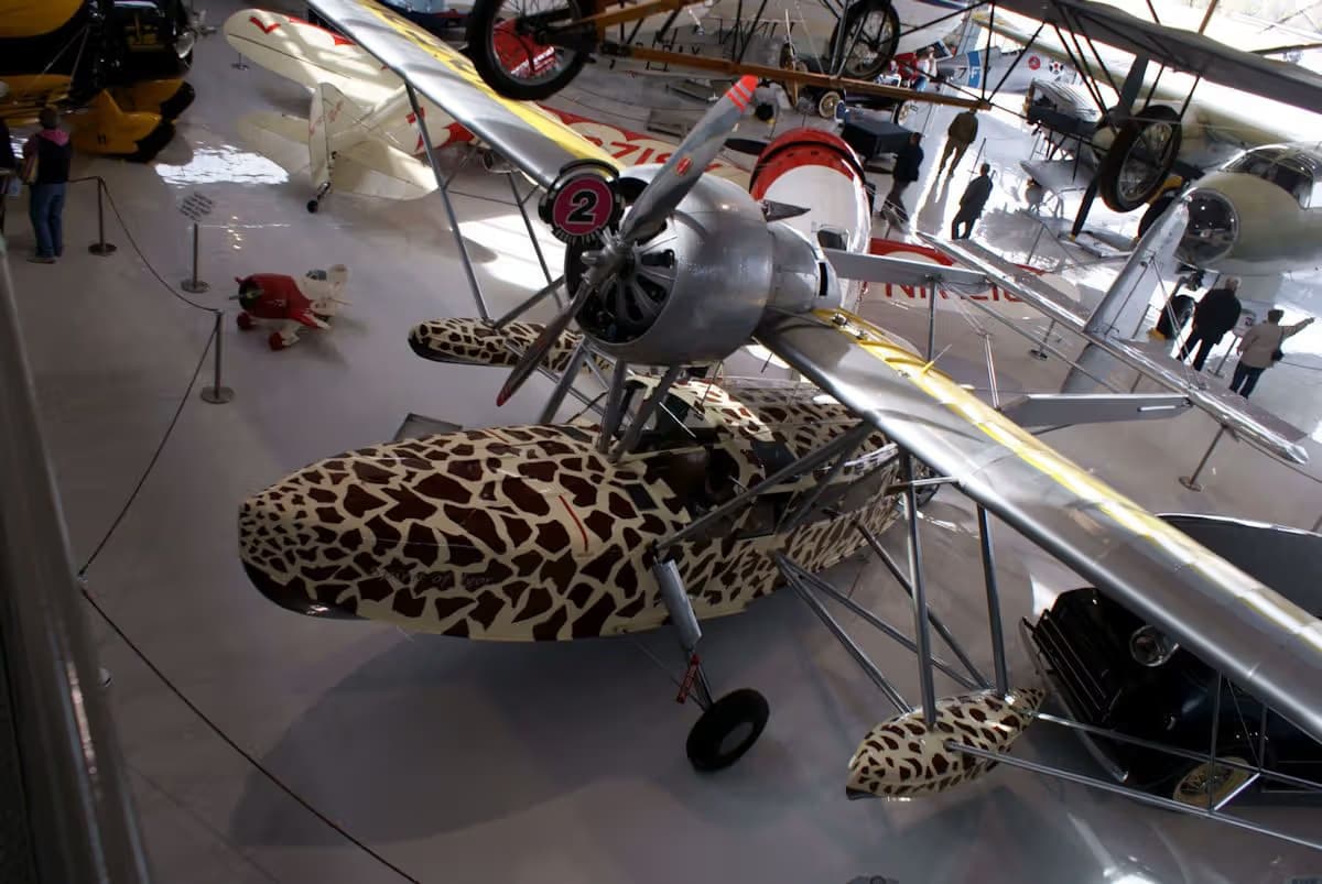 Unidentified — Single-engine aircraft