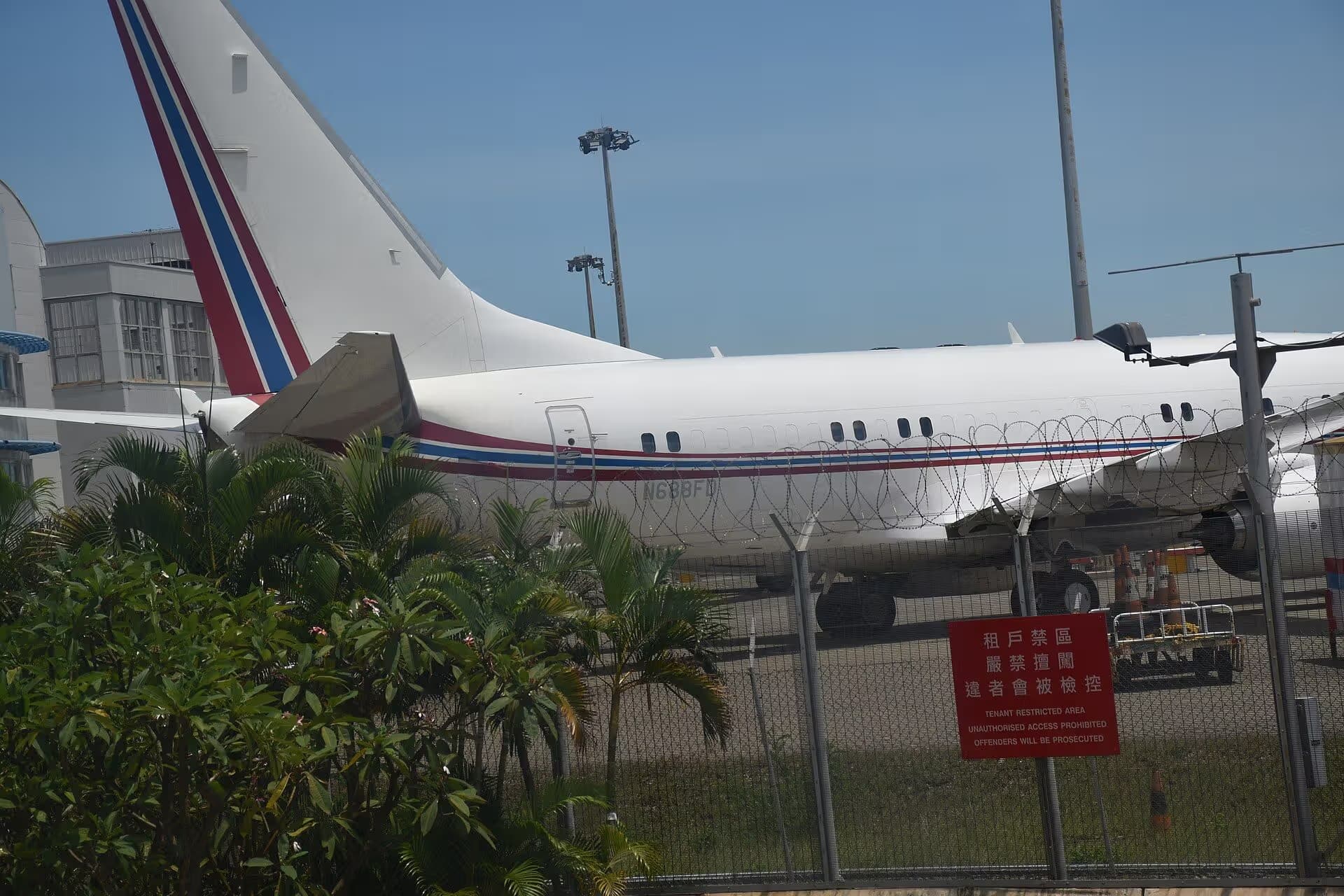 N688FD — Twin-engine aircraft