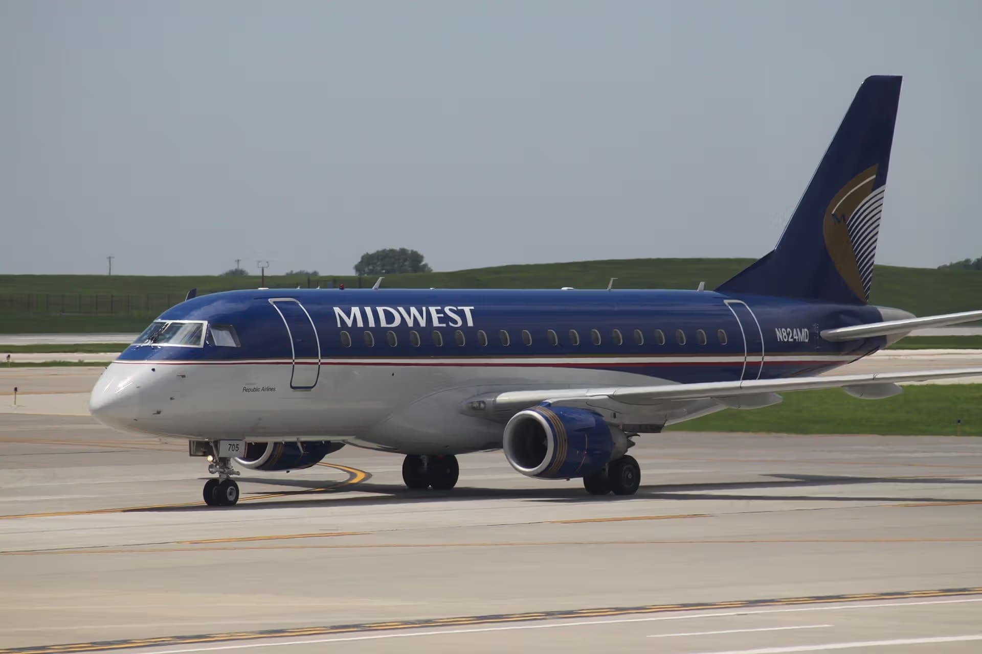 N824MD — Embraer