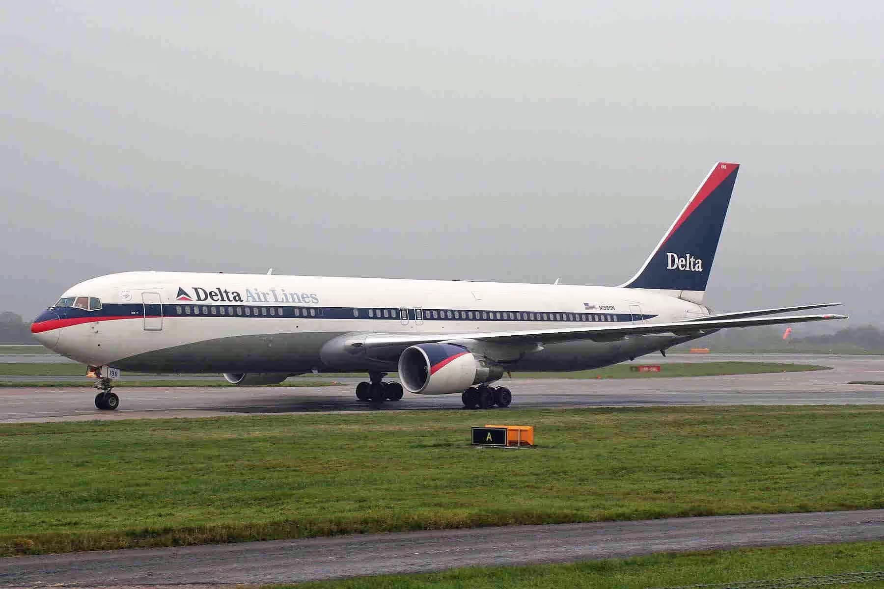N198DN — Twin-engine aircraft