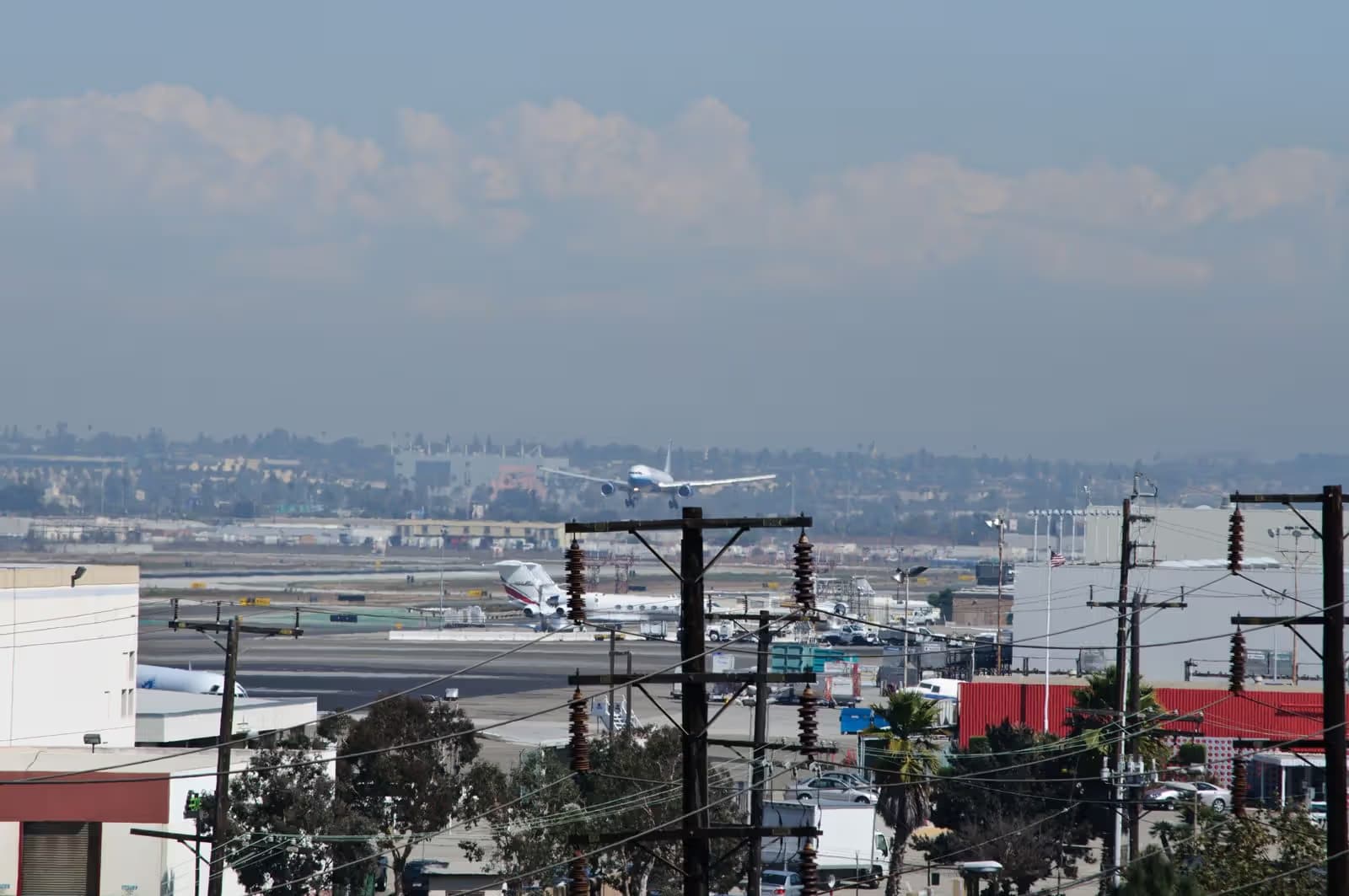 N785UA — Business jet