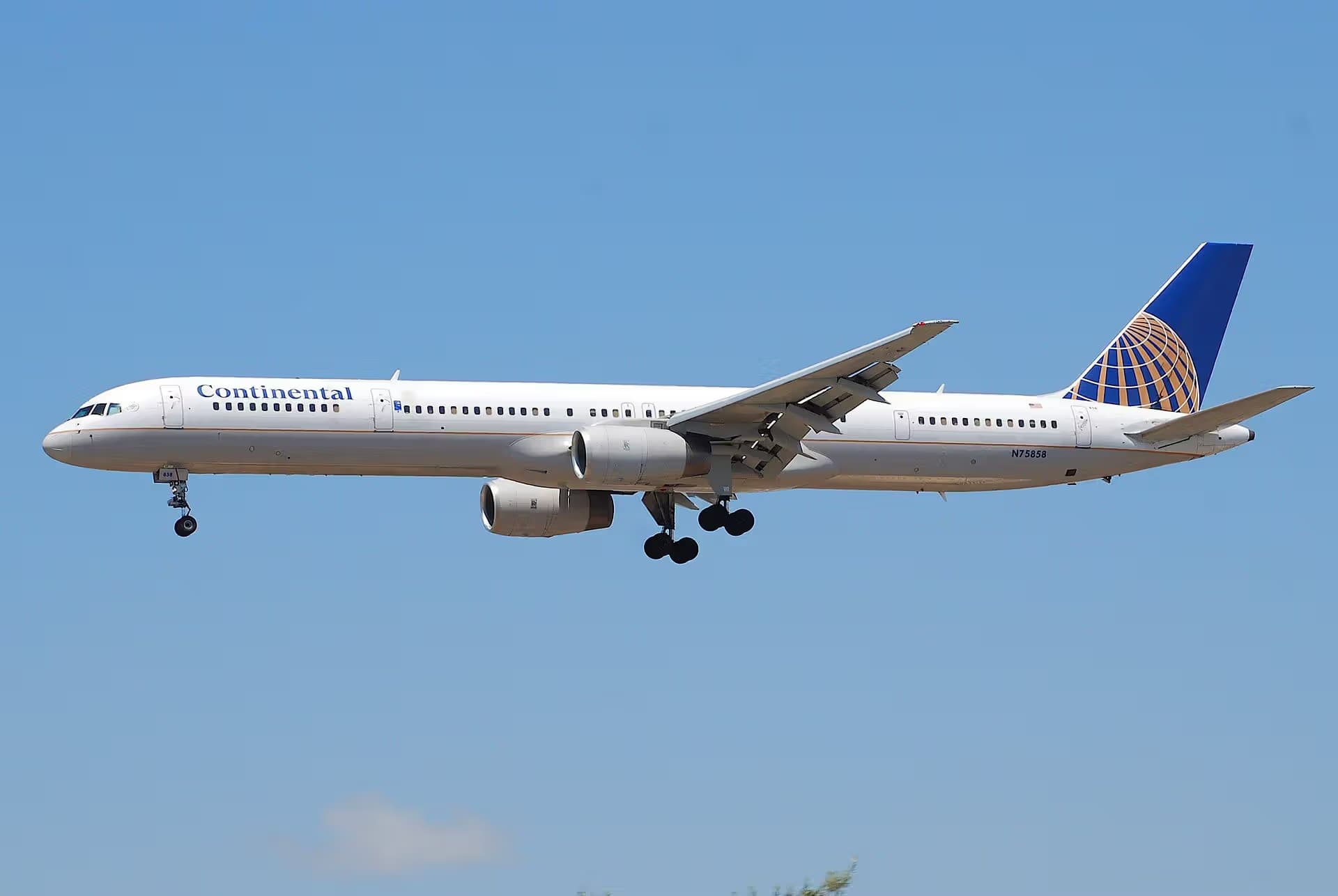 N75858 — Boeing