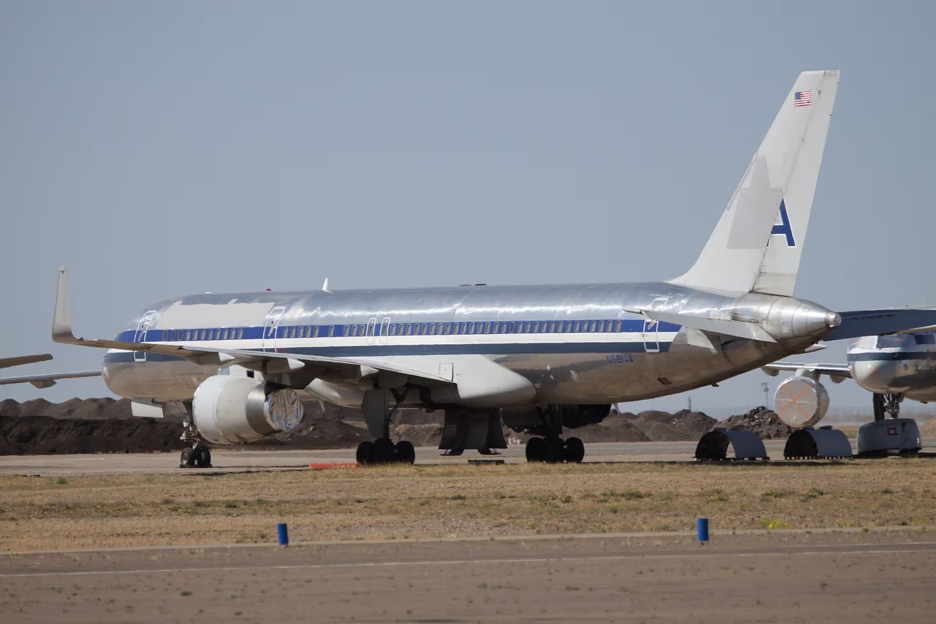 N681AA — Boeing