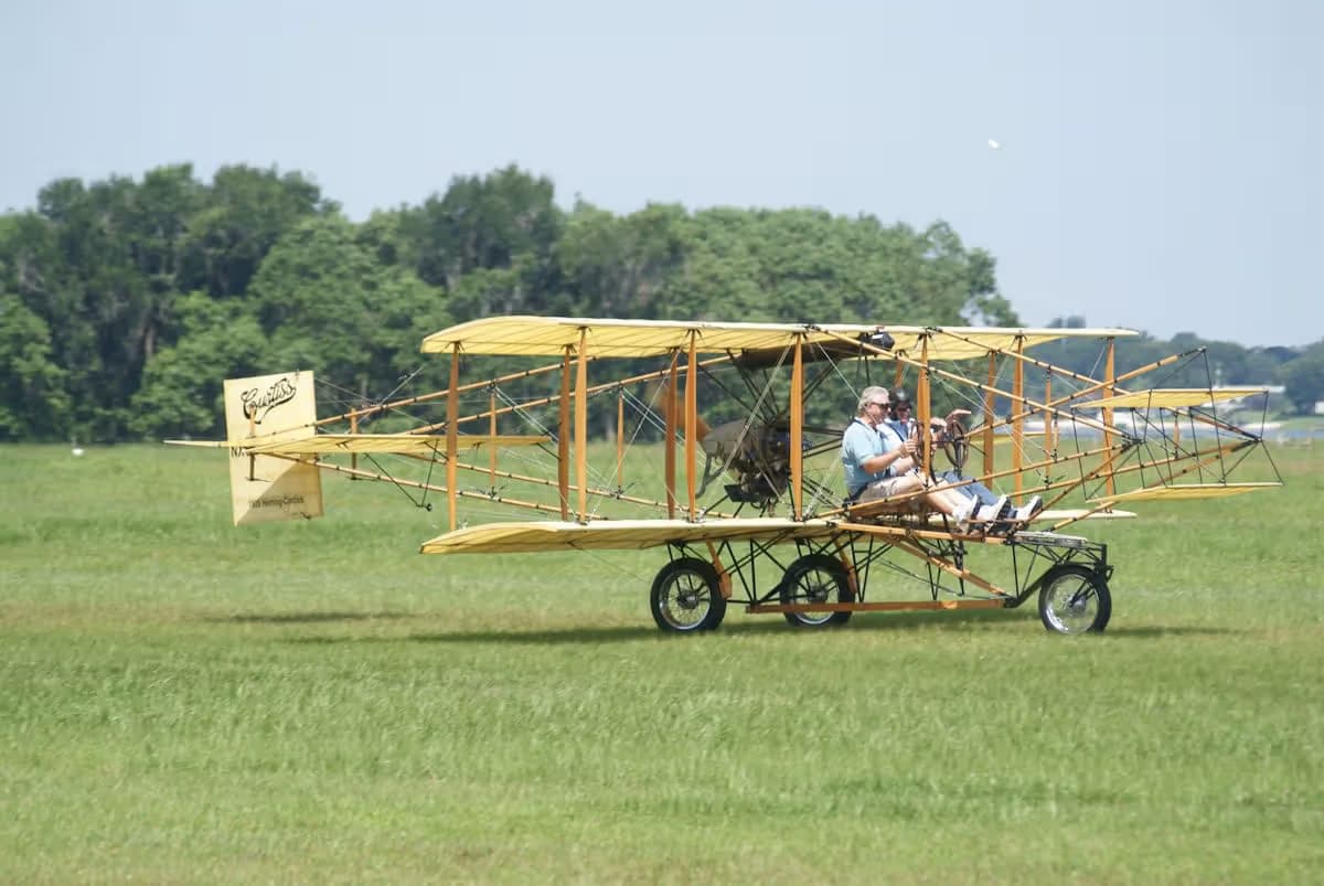 Unidentified — Aircraft