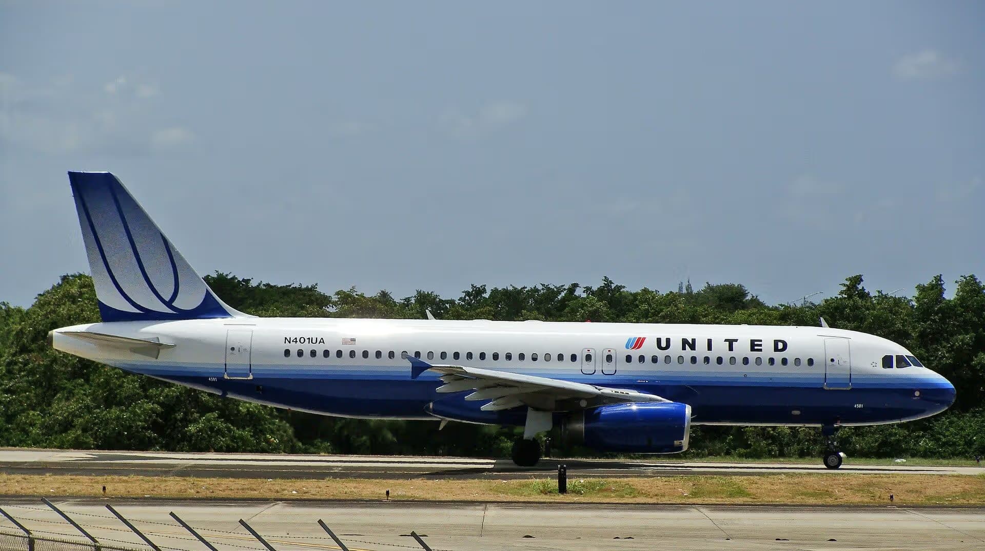 N401UA — Airbus