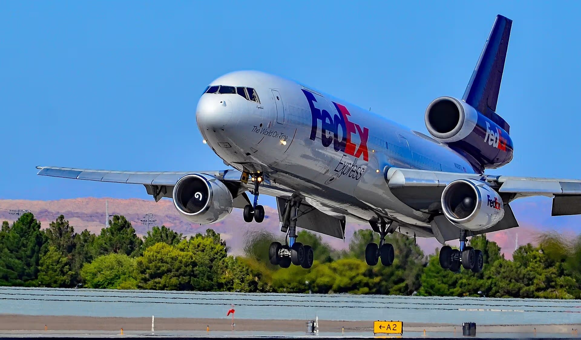 N320FE — Douglas