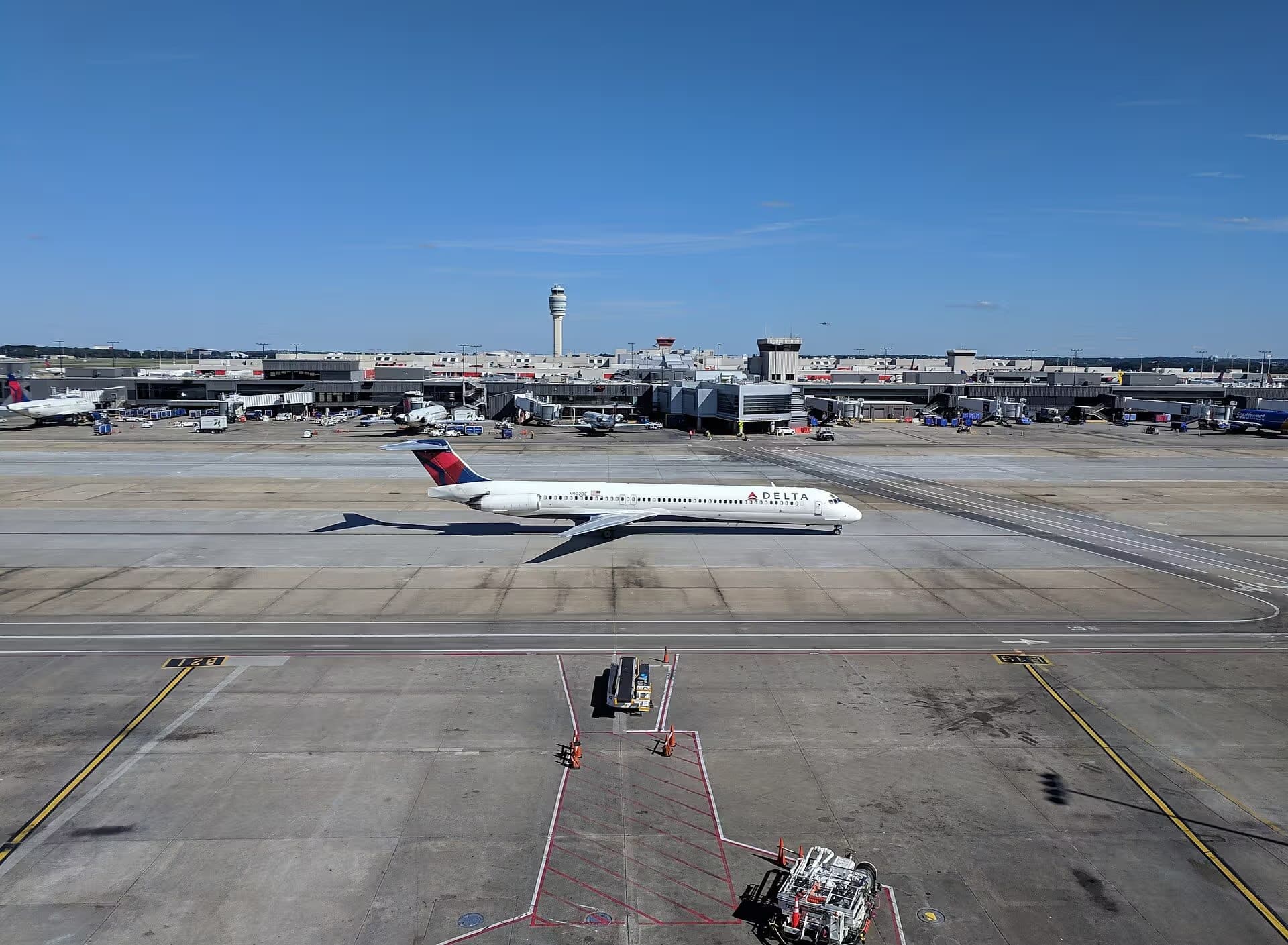 N902DE — Douglas