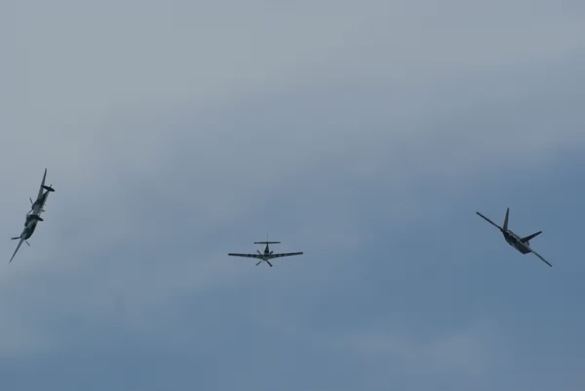 Unidentified — Aircraft