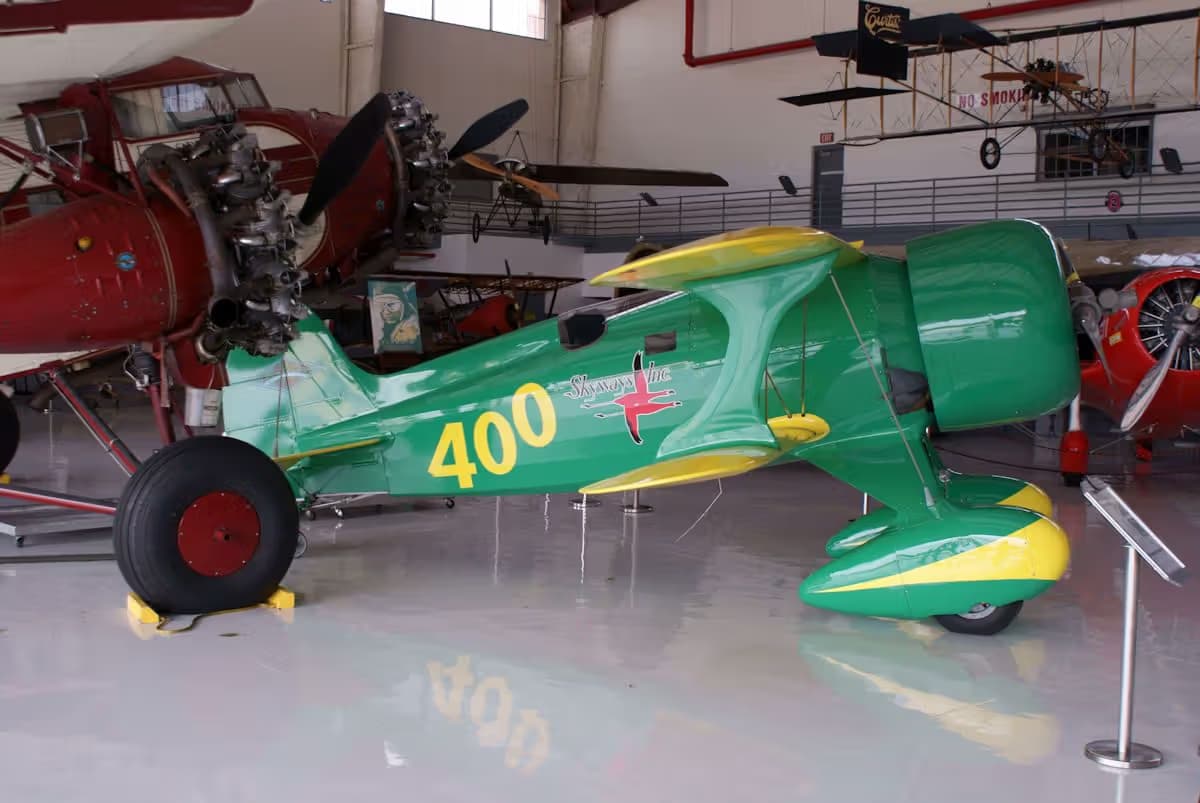 Unidentified — Single-engine aircraft
