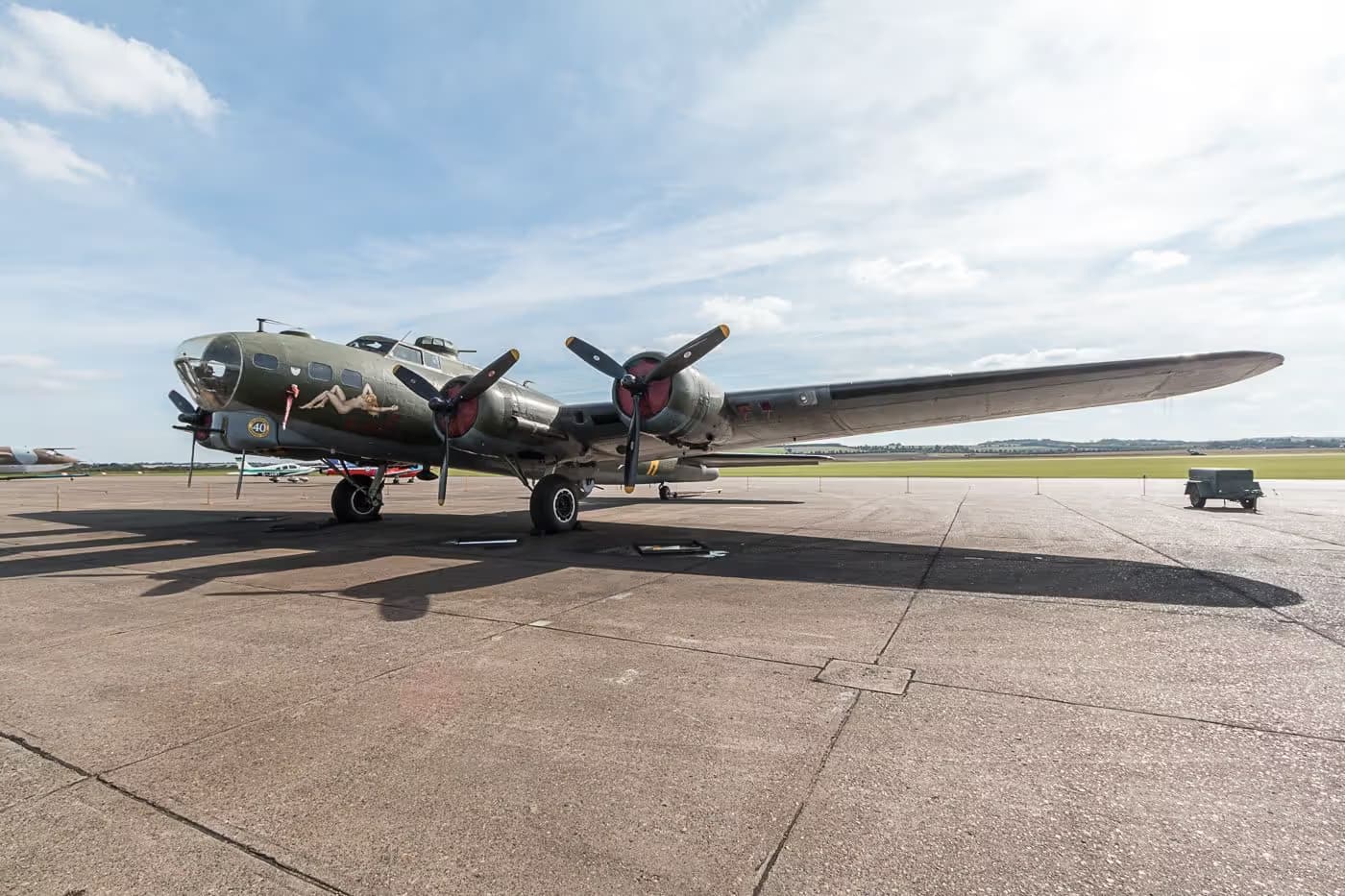 Unidentified — Twin-engine aircraft