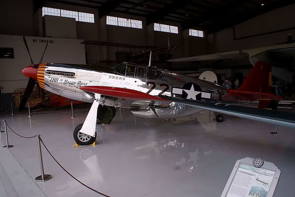 Unidentified — Single-engine aircraft