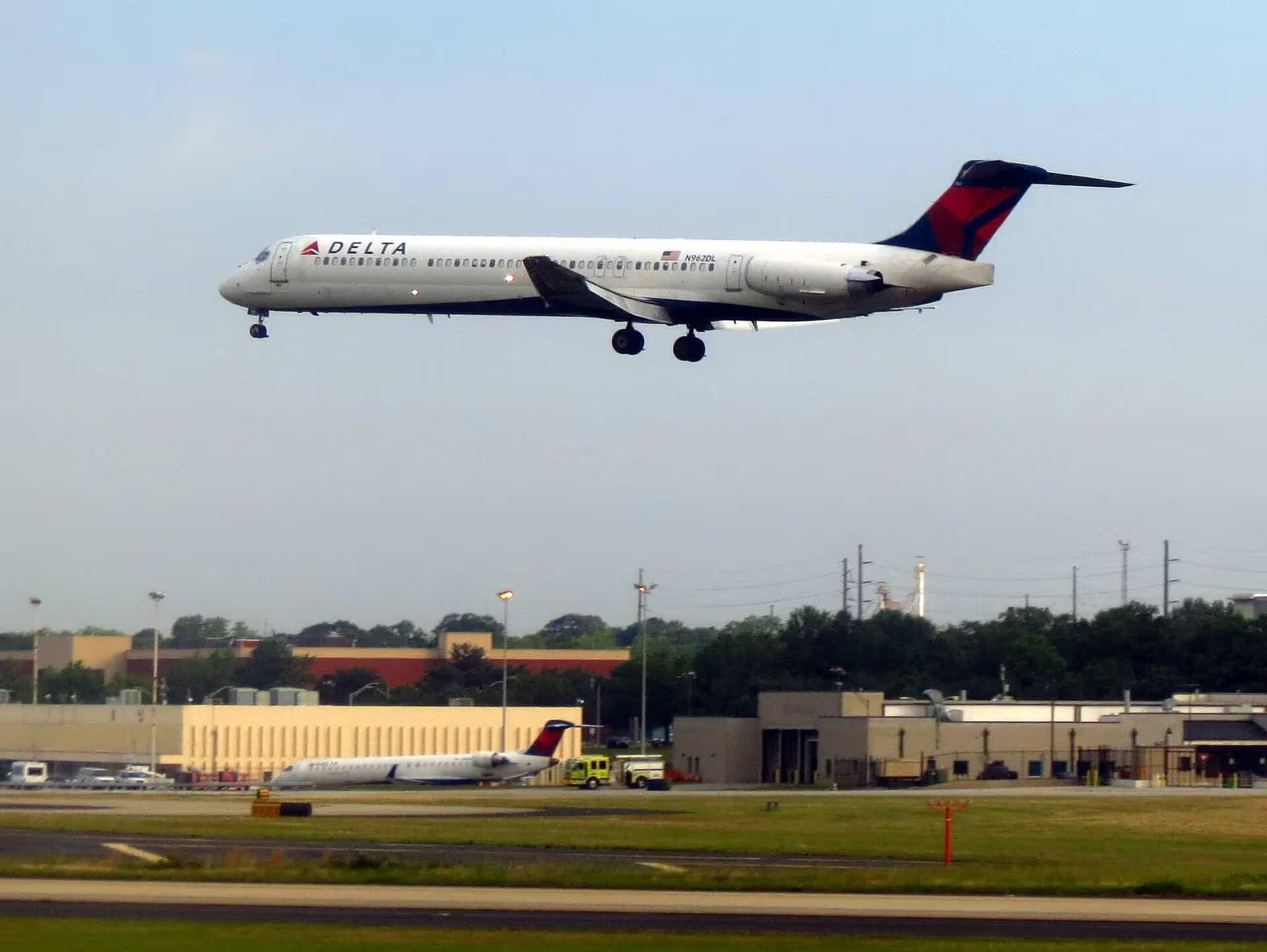 N962DL — Aircraft