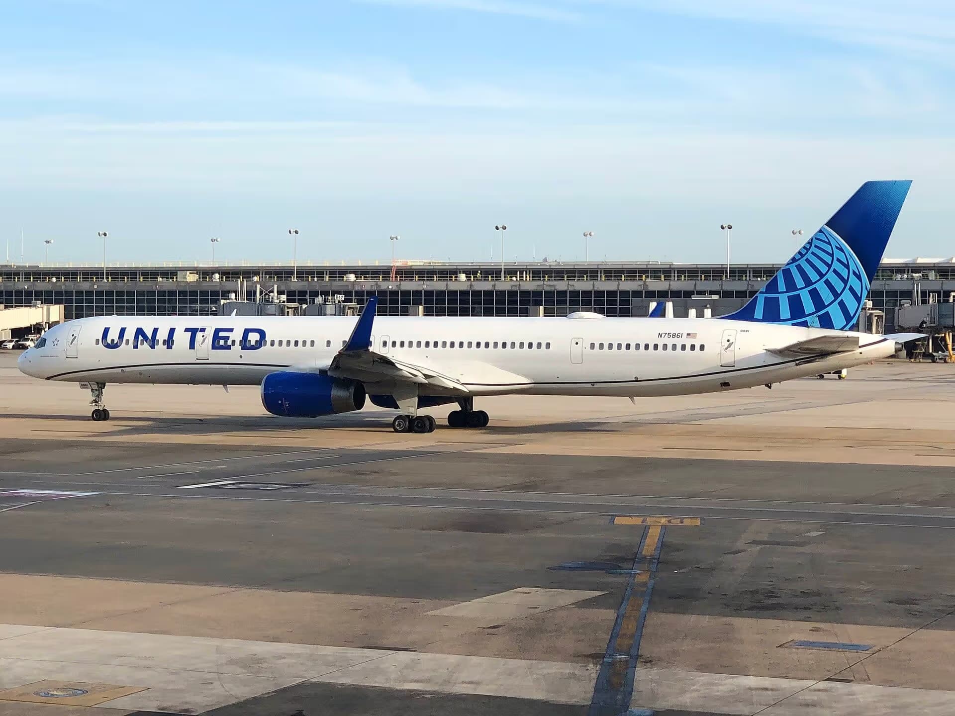 N75861 — Boeing