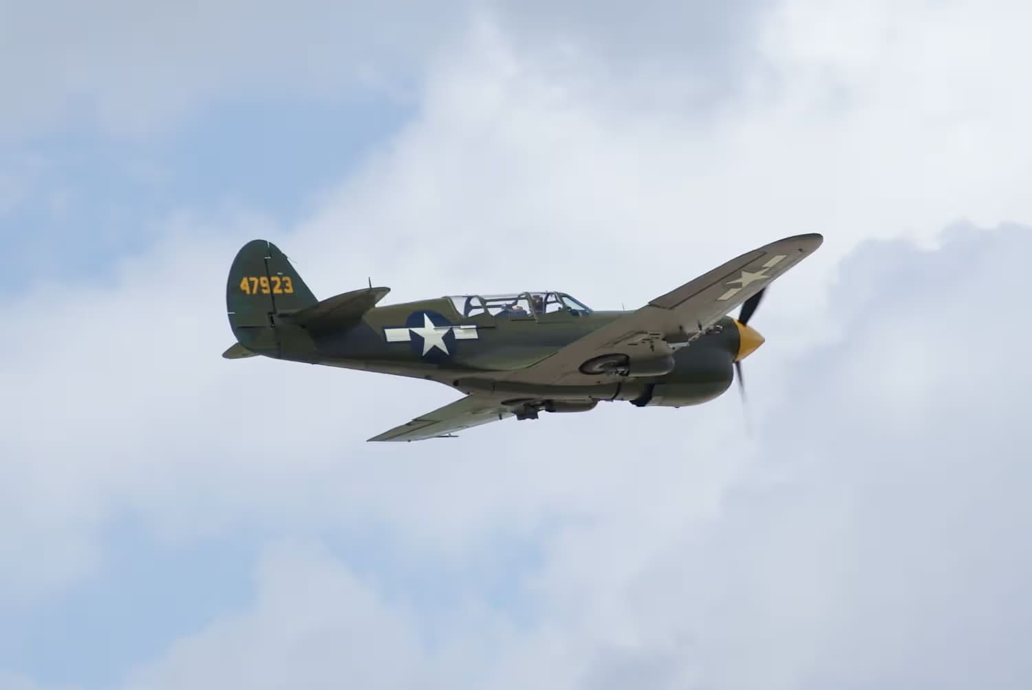 Unidentified — Single-engine aircraft