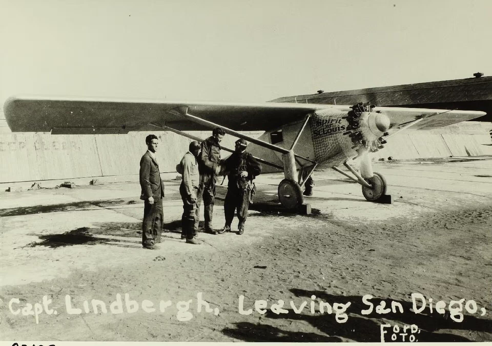 Unidentified — Single-engine aircraft