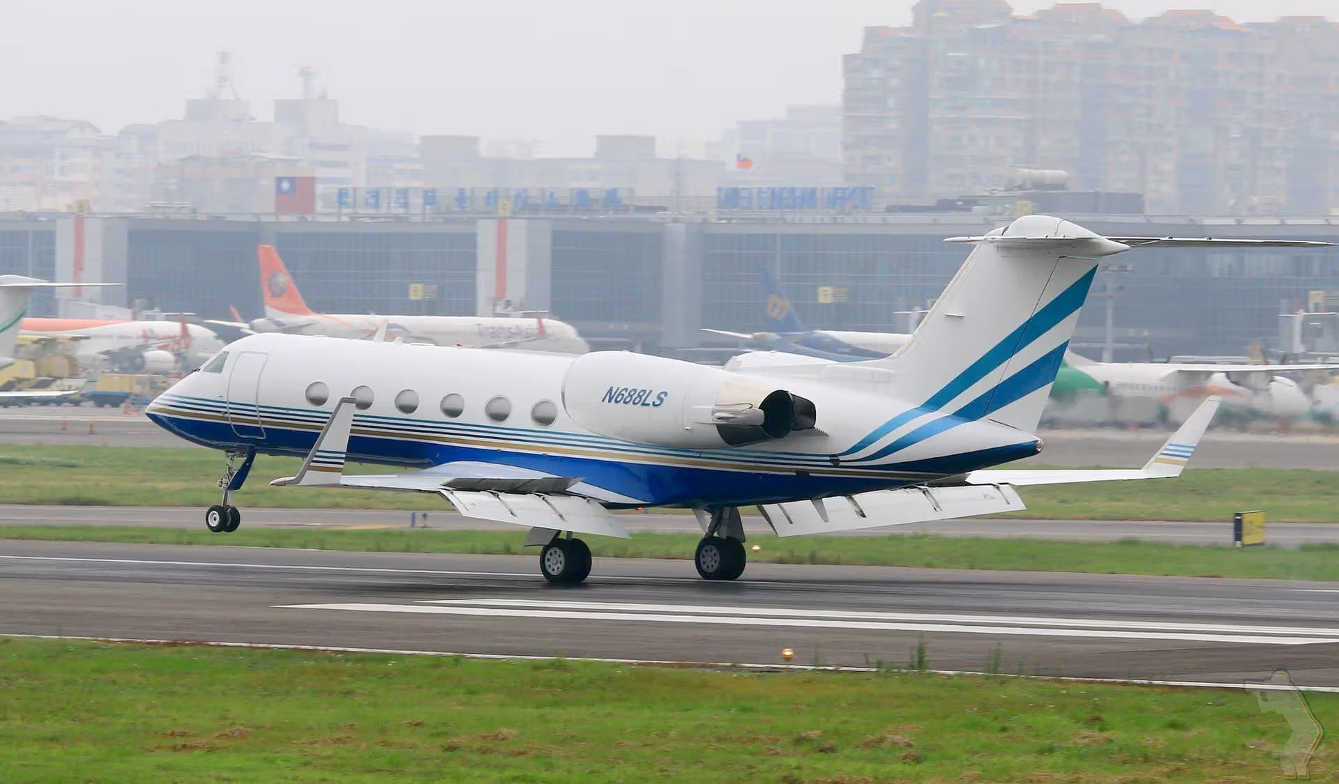 N688LS — Gulfstream
