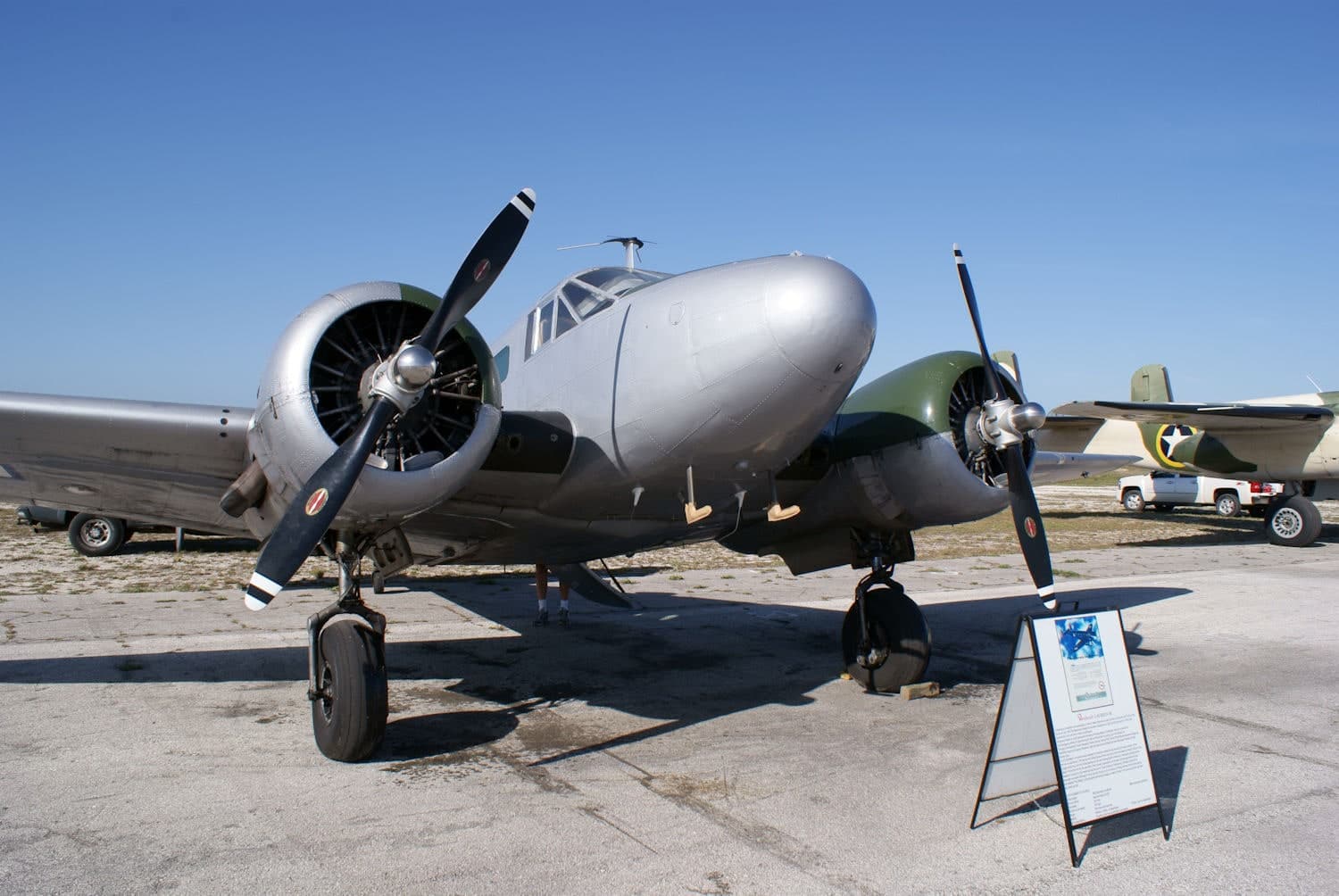 N7381C — Beechcraft